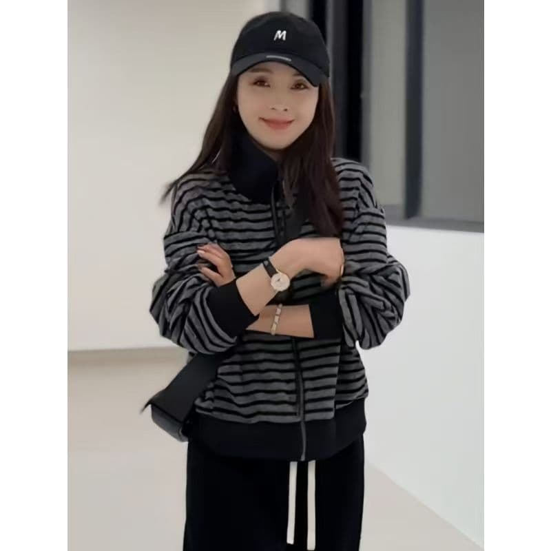스트라이프 이른 가을 여성 코트 가을 겨울철 2026 새로운 올해 인기 폭발 한 부서 루즈핏 여성 쇼트 스타일 맨위 상세 이미지 3