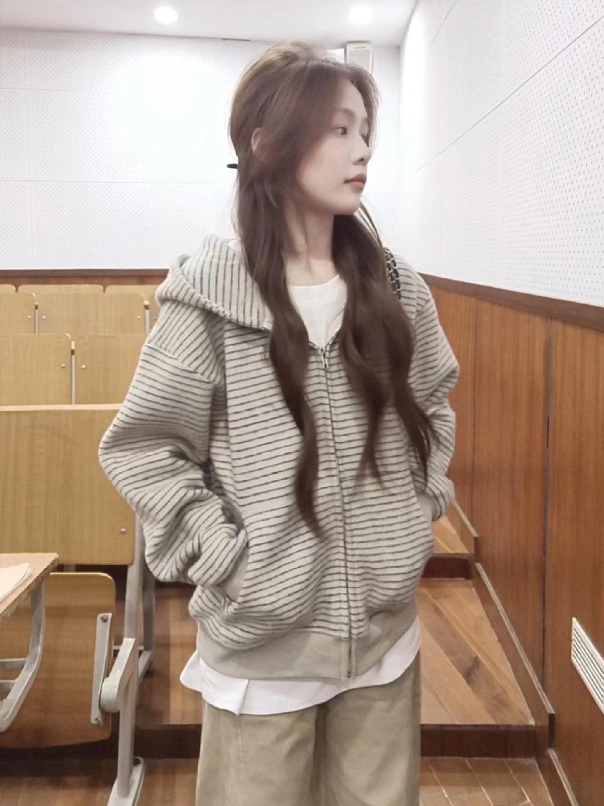 원본 품질 플러시 기사 복합 후드 티 스웨터 여성 코트 가을 느긋한 바람 루즈핏 스트라이프 배색 상세 이미지 2
