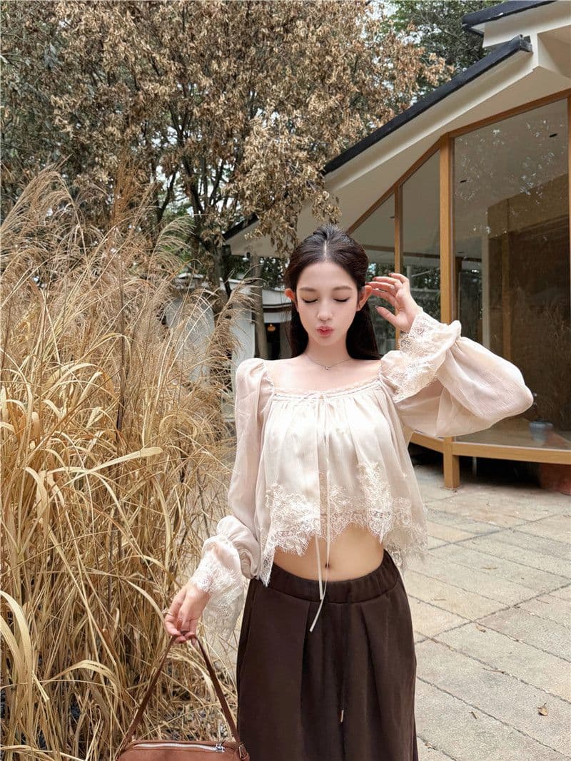 원본 품질 레이스 측면 패치워크 광장 칼라 나팔 긴팔 쉬폰 블라우스 가을 부드러운 쇼트 스타일 인형 셔츠 맨위 상세 이미지 9