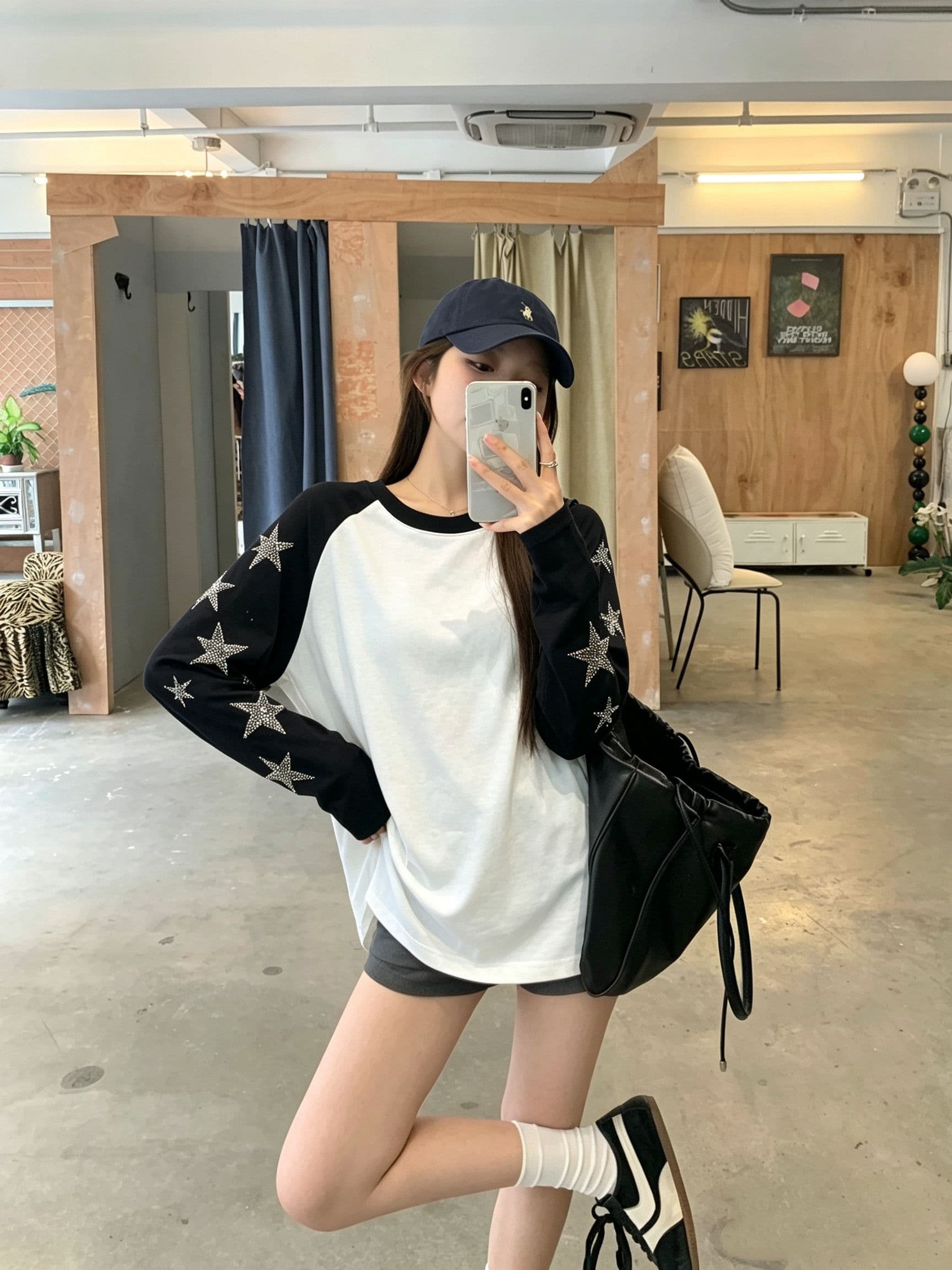 좋은 면 배색 패치워크 별 핫픽스 라운드 넥 긴팔 티셔츠 여성 가을 슬림해 보이는 느긋한 캐주얼 중간 길이 맨위 이미지 2