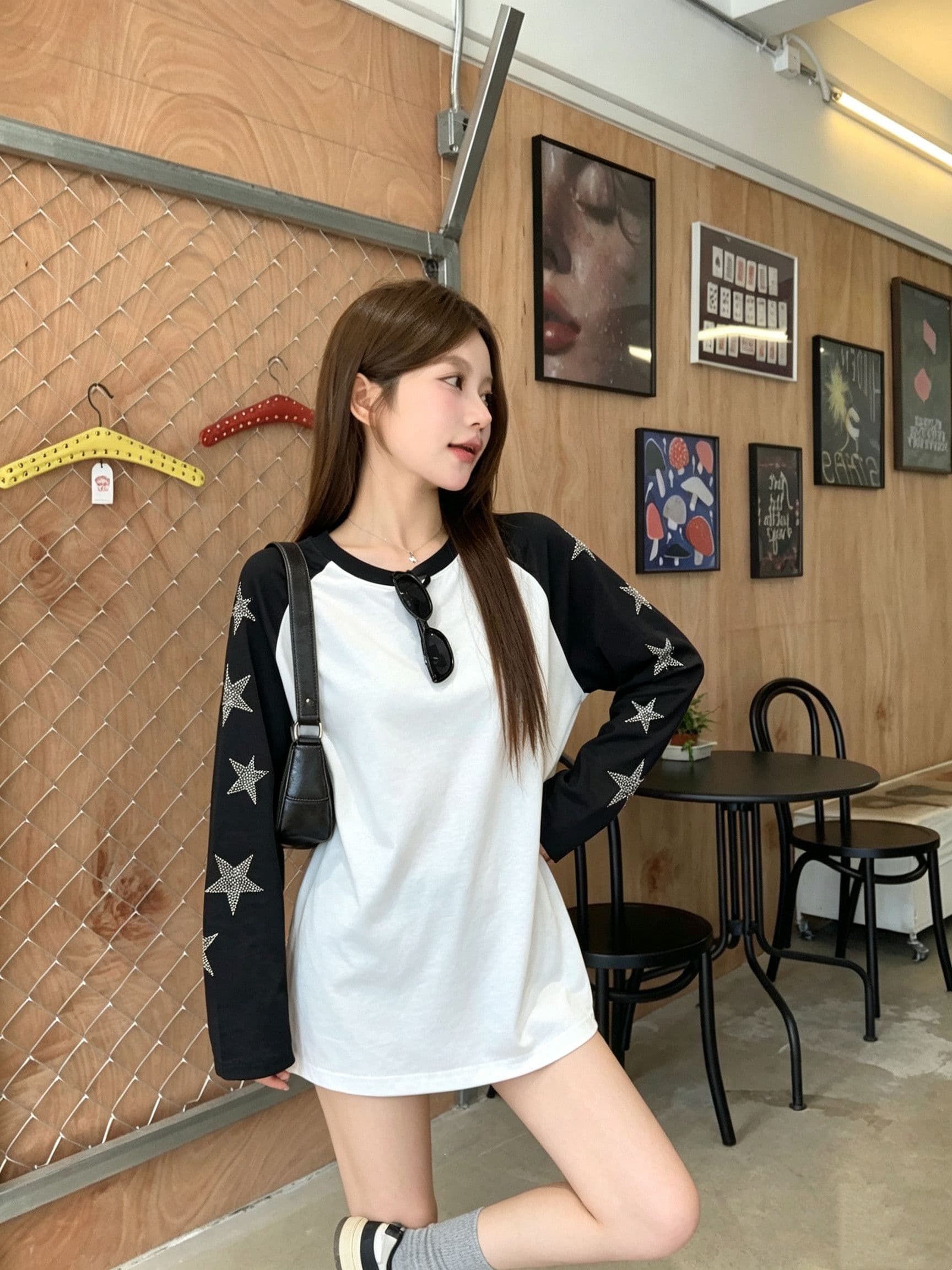 좋은 면 배색 패치워크 별 핫픽스 라운드 넥 긴팔 티셔츠 여성 가을 슬림해 보이는 느긋한 캐주얼 중간 길이 맨위 상세 이미지 3