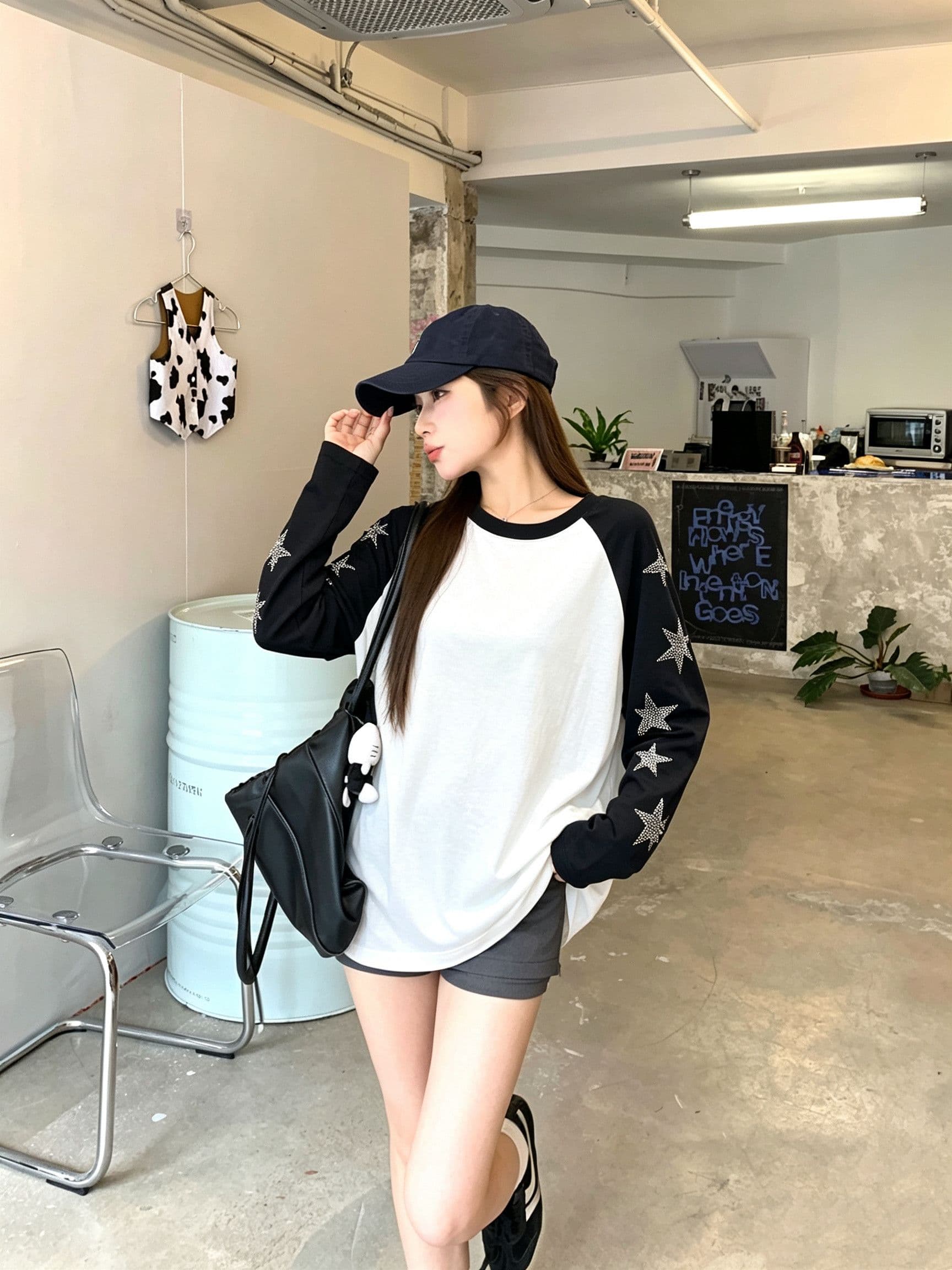 좋은 면 배색 패치워크 별 핫픽스 라운드 넥 긴팔 티셔츠 여성 가을 슬림해 보이는 느긋한 캐주얼 중간 길이 맨위 상세 이미지 5
