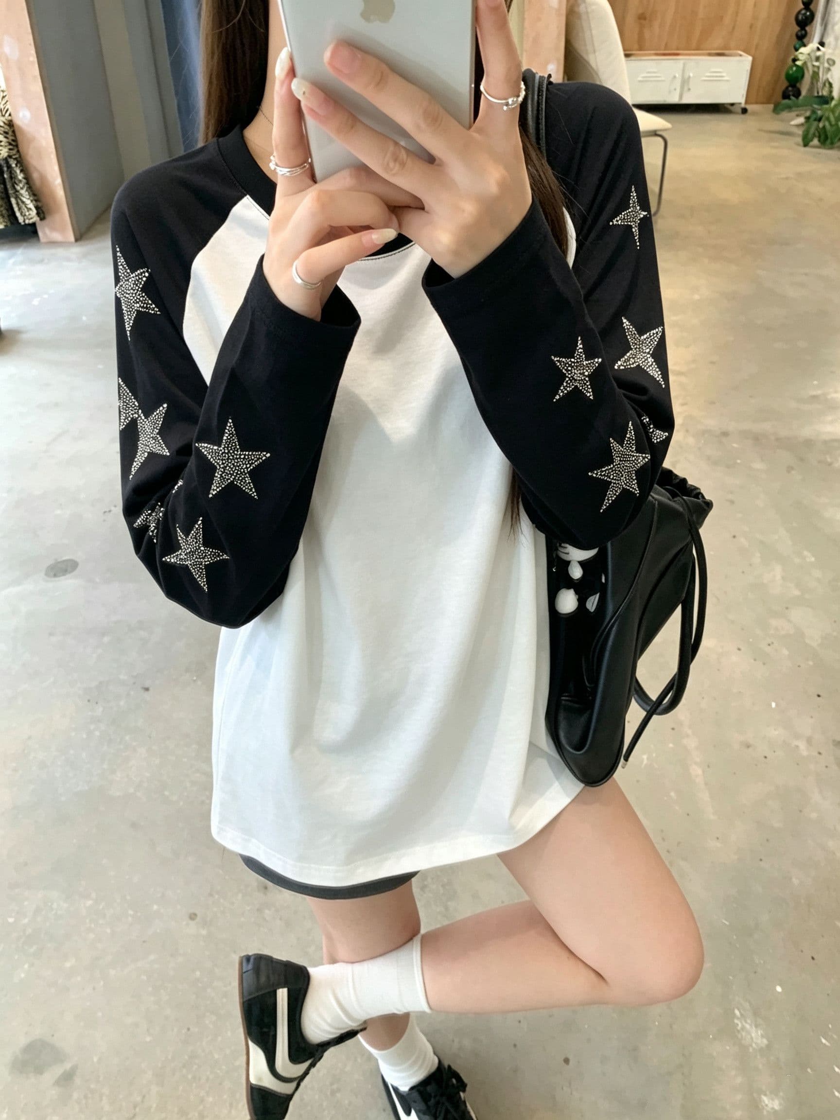 좋은 면 배색 패치워크 별 핫픽스 라운드 넥 긴팔 티셔츠 여성 가을 슬림해 보이는 느긋한 캐주얼 중간 길이 맨위 상세 이미지 9