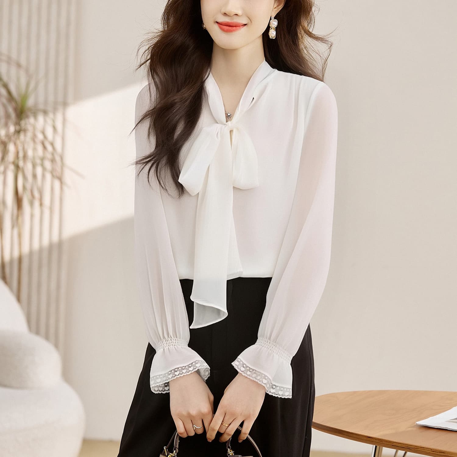 실사 2026 가을 새로운 나비 매듭 V넥 긴팔 쉬폰 블라우스 여성 셔츠 외국 가스 작은 셔츠 셔츠 만나는 다용도 이미지 2