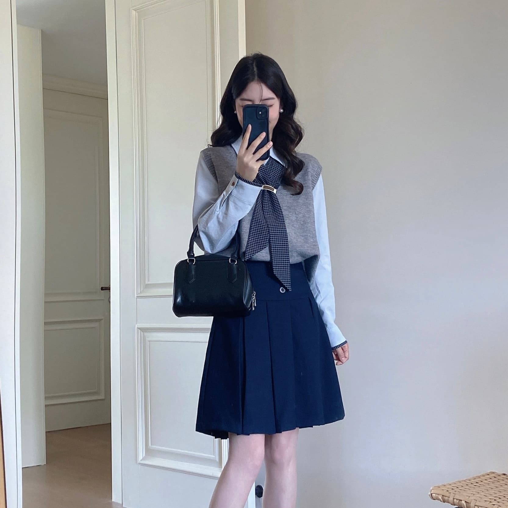 실사 가을 새로운 파란색 인사이드 가져 가라. 긴팔 나비 넥타이 셔츠 모직물 베스트 조끼 패션 플리츠 스커트 이미지 5