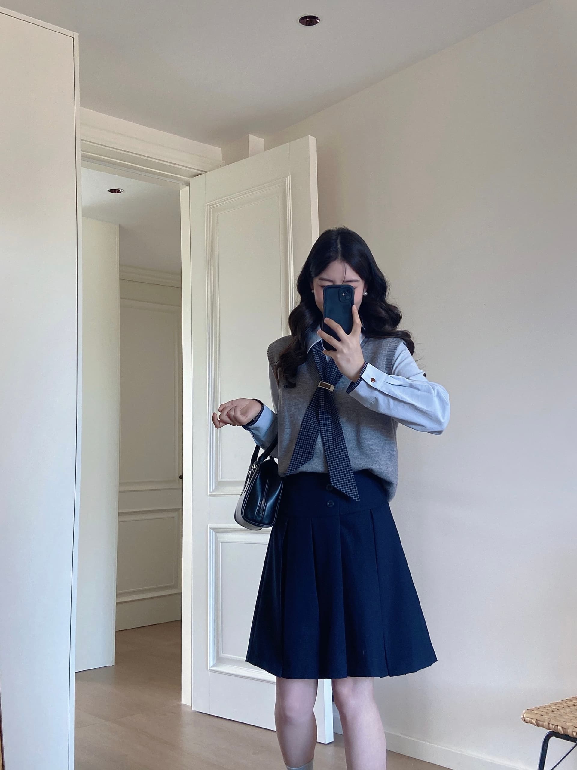 실사 가을 새로운 파란색 인사이드 가져 가라. 긴팔 나비 넥타이 셔츠 모직물 베스트 조끼 패션 플리츠 스커트 상세 이미지 8