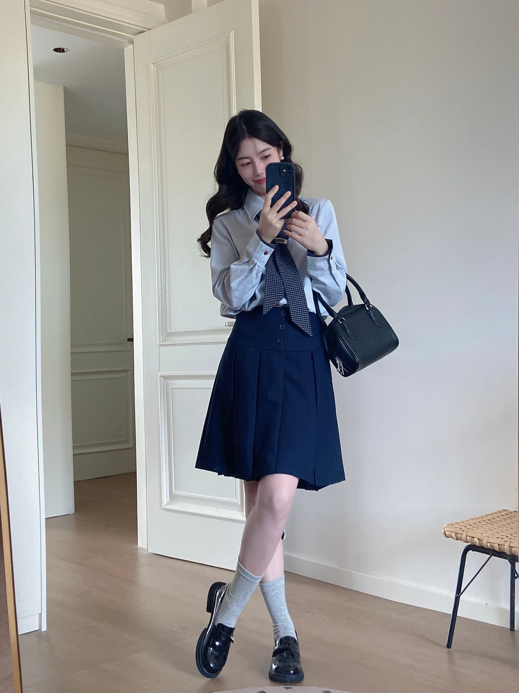 실사 가을 새로운 파란색 인사이드 가져 가라. 긴팔 나비 넥타이 셔츠 모직물 베스트 조끼 패션 플리츠 스커트 상세 이미지 9