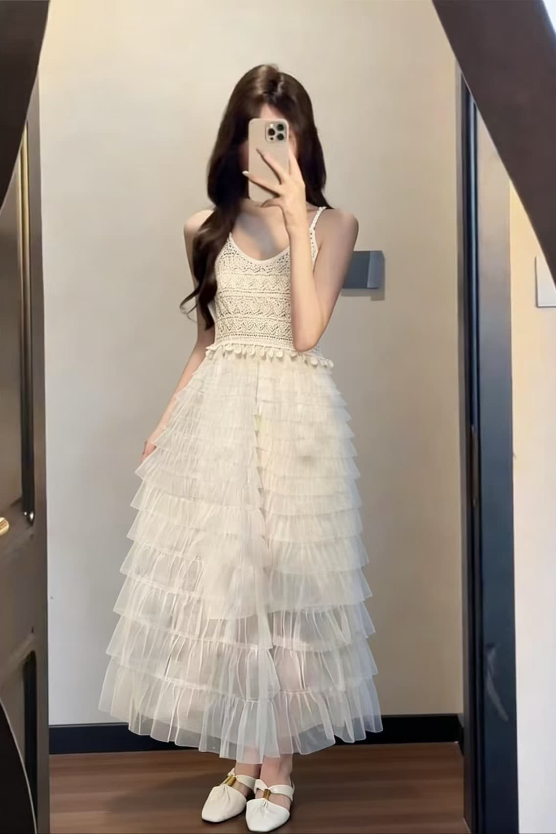 품격 몸매 가꾸기 홀로우 아웃 물결무늬 슬립 케이크 드레스 여성 여름 새로운 휴가 바람 민소매 패치워크 망사 드레스 이미지 6