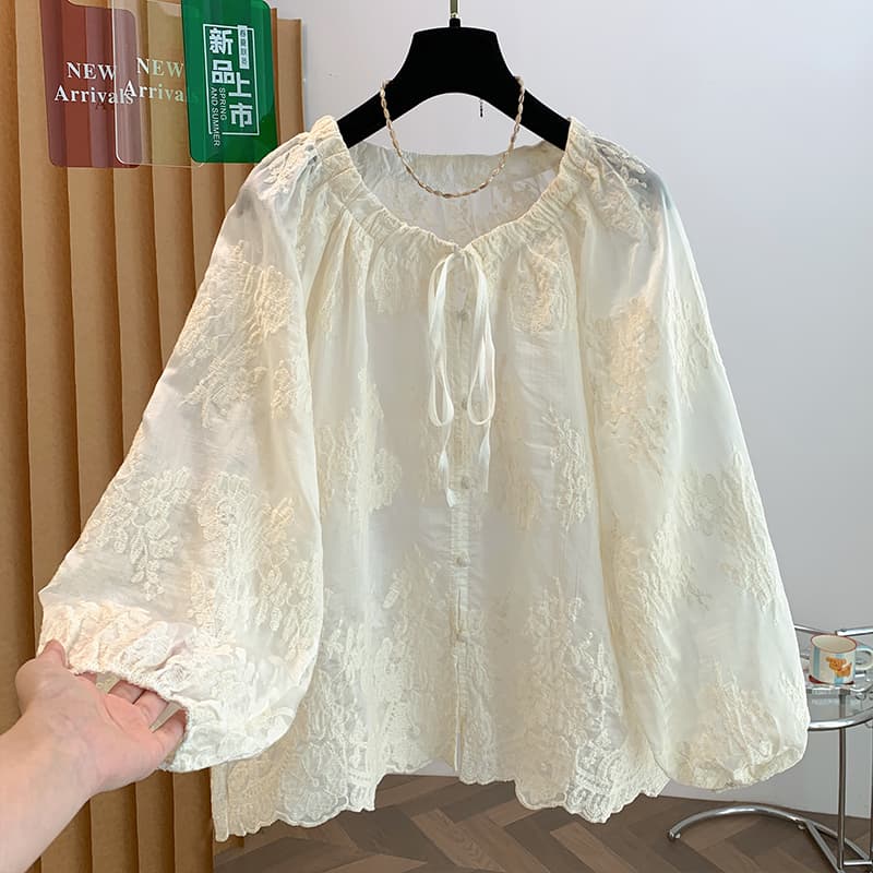 실사 디자인 센스 달콤함 라운드 넥 레이스업 자수 여성 셔츠 품격 슬림해 보이는 Chic 자수 루즈핏 긴팔 작은 셔츠 이미지 3