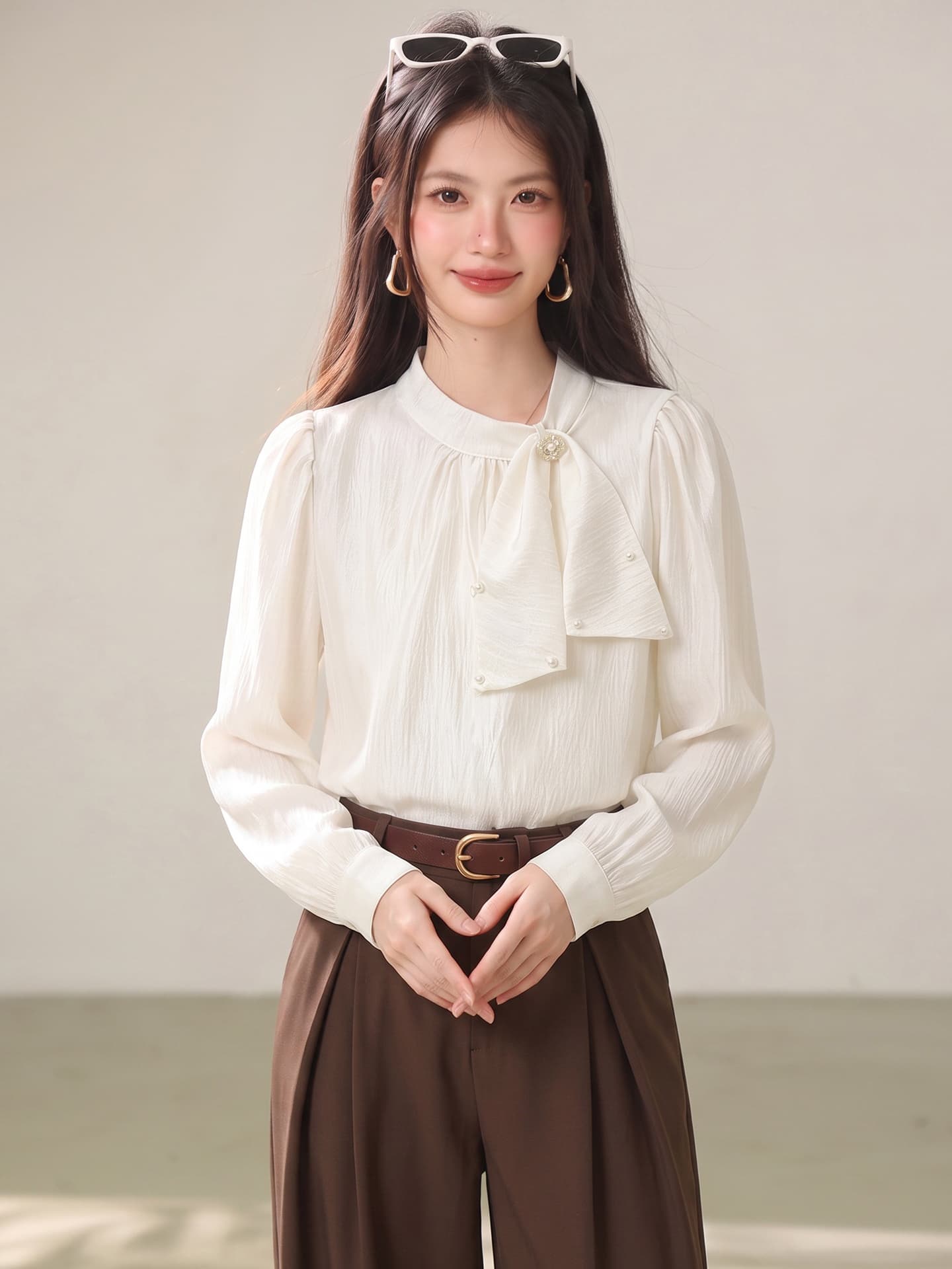 실사 디자인 센스 쉬폰 블라우스 여성 의류 2026 년 봄 새로운 패션 레이스업 칼라 프랑스식 Chic 맨위 이미지 2