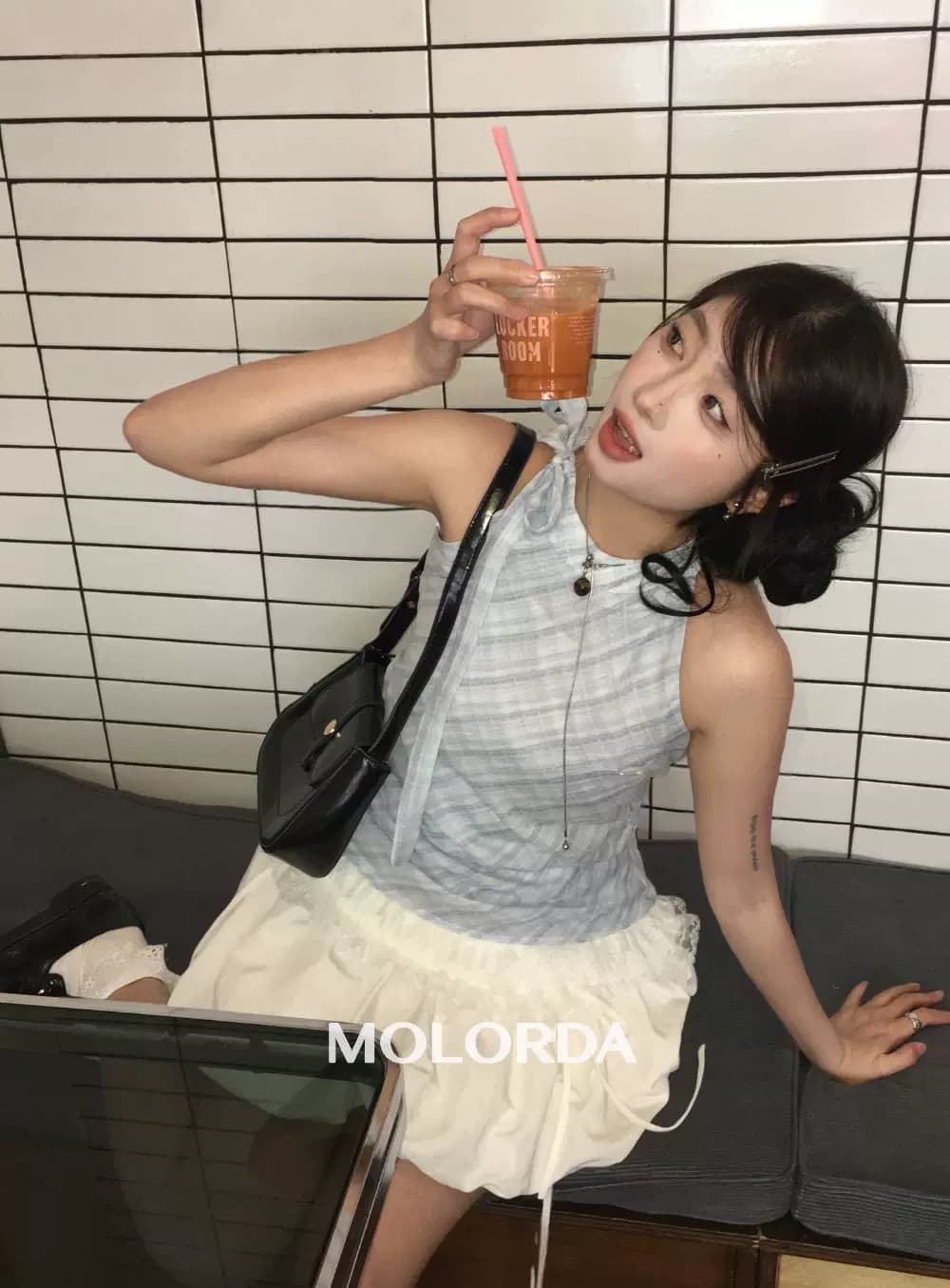 파란색 체크무늬 페이크 레이어드 맨위 여성 이미지 4