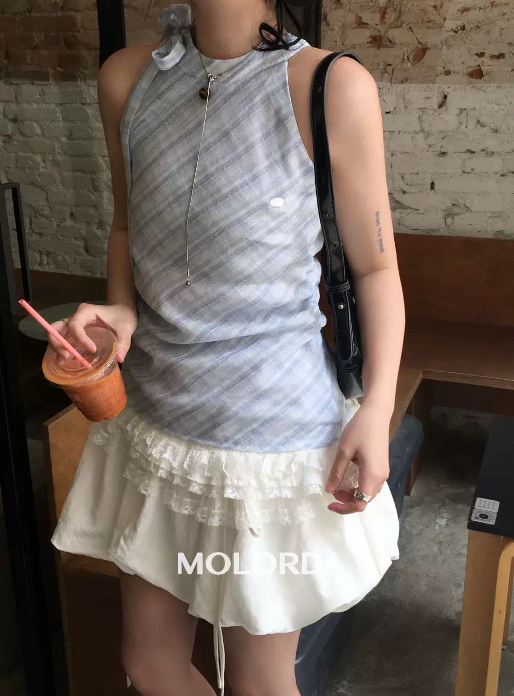 파란색 체크무늬 페이크 레이어드 맨위 여성 상세 이미지 7