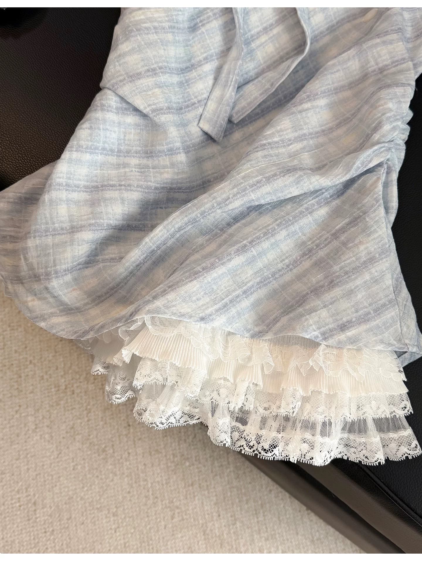 파란색 체크무늬 페이크 레이어드 맨위 여성 상세 이미지 18