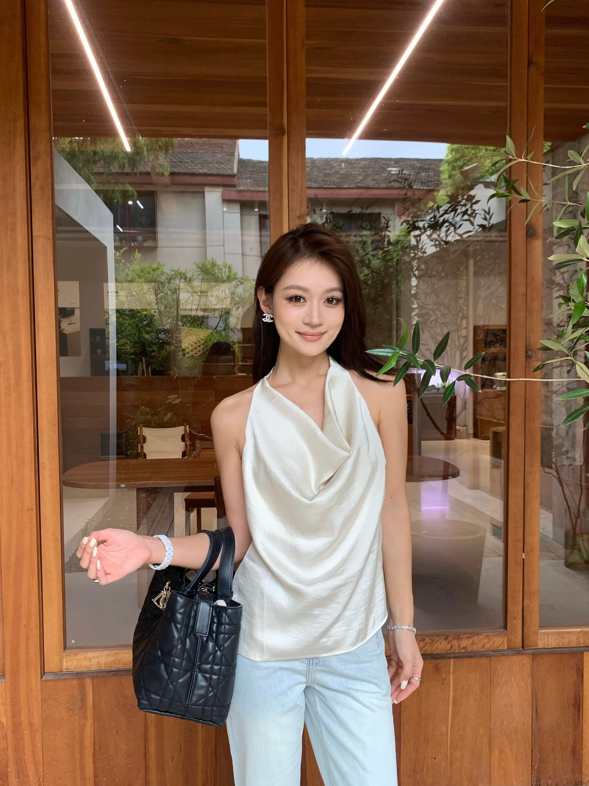 흔들다 칼라 새틴 행침 목 맨위 여성 상세 이미지 5