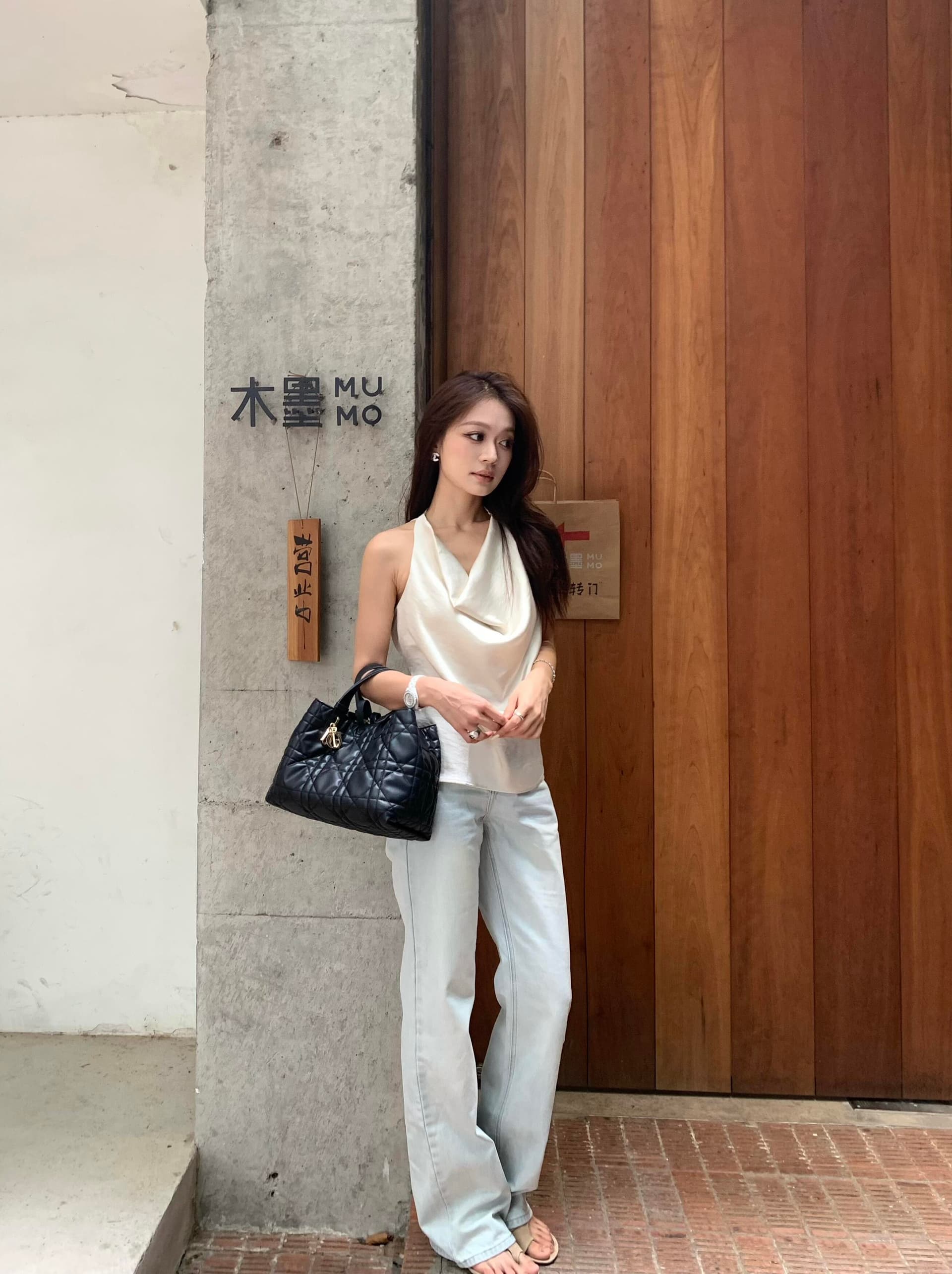 흔들다 칼라 새틴 행침 목 맨위 여성 상세 이미지 7