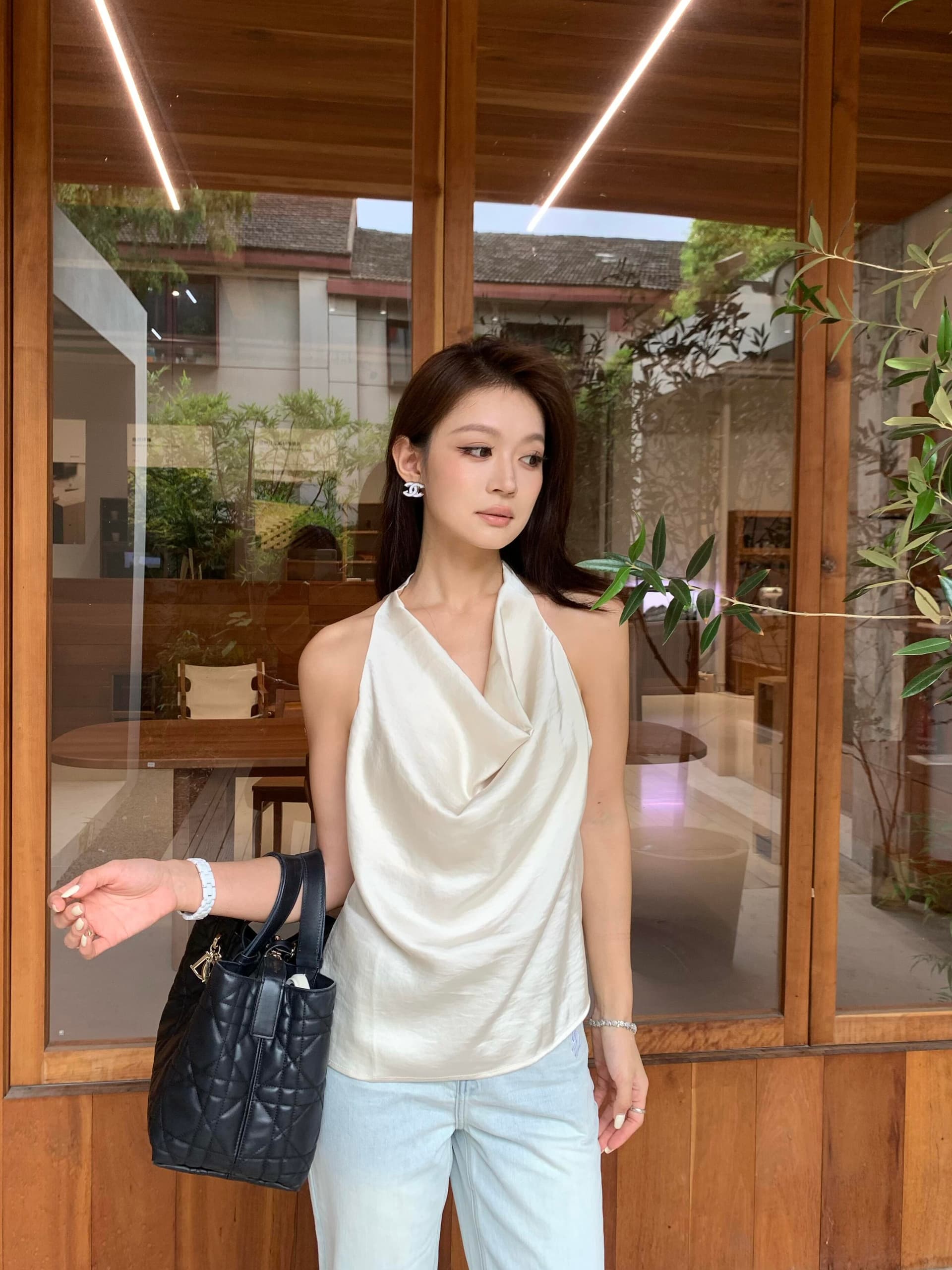 흔들다 칼라 새틴 행침 목 맨위 여성 상세 이미지 9
