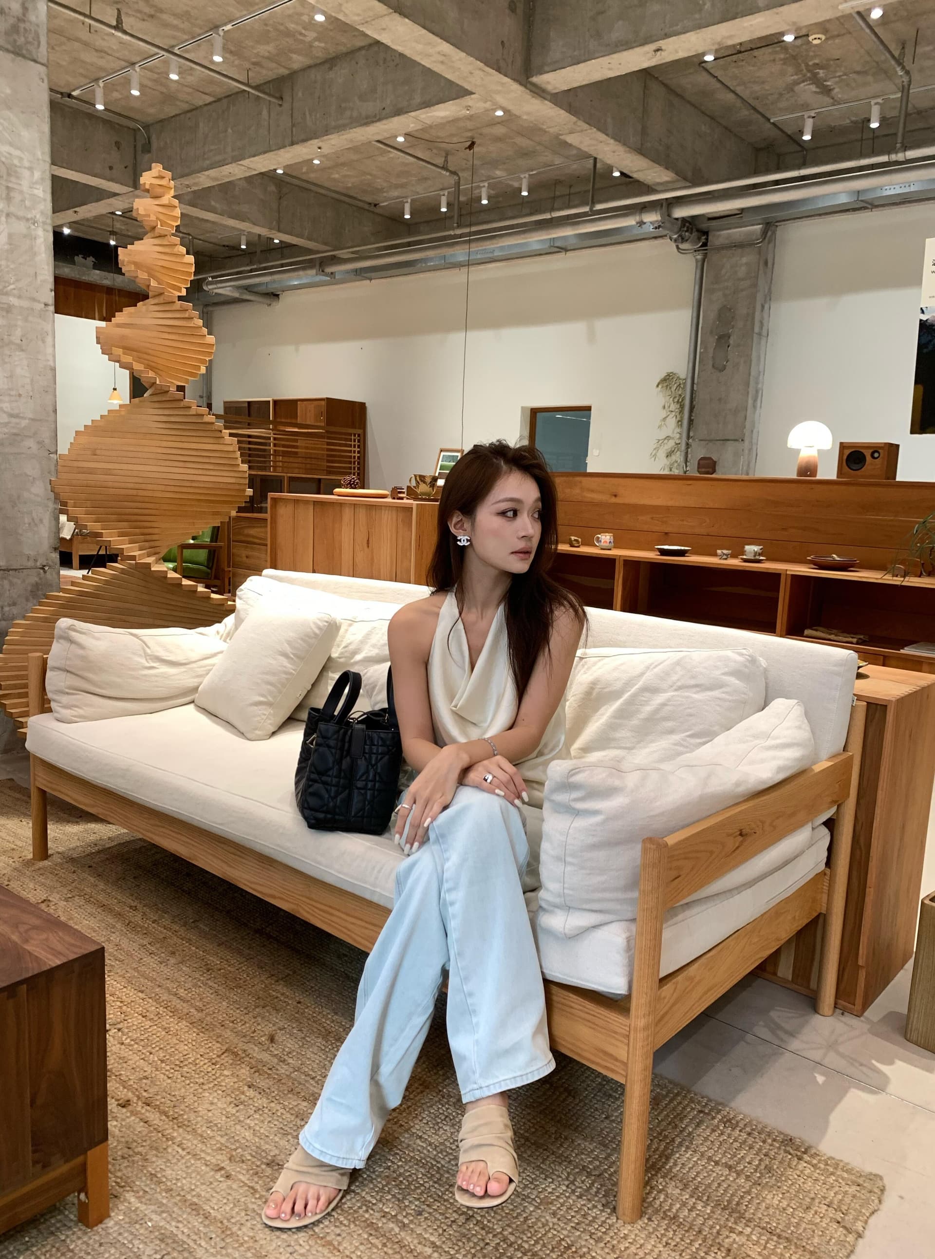 흔들다 칼라 새틴 행침 목 맨위 여성 상세 이미지 10