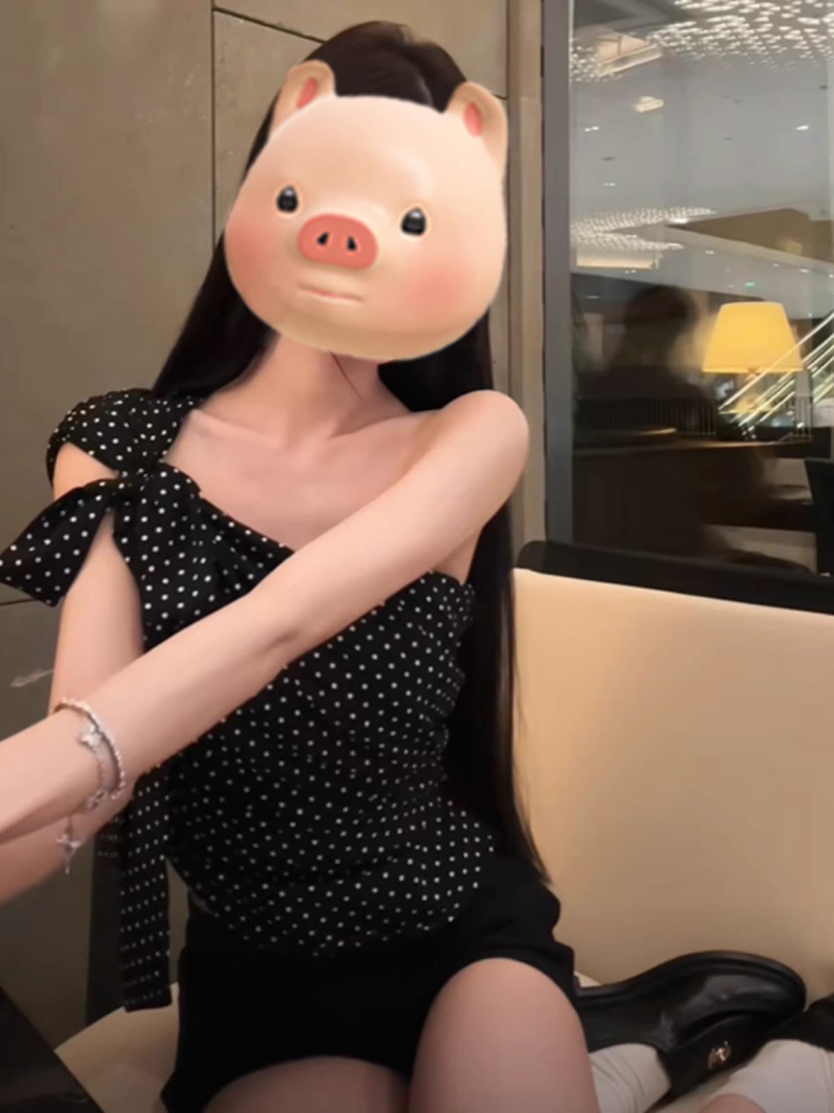비스듬한 어깨 불규칙 쇼트 스타일 맨위 여성 상세 이미지 3