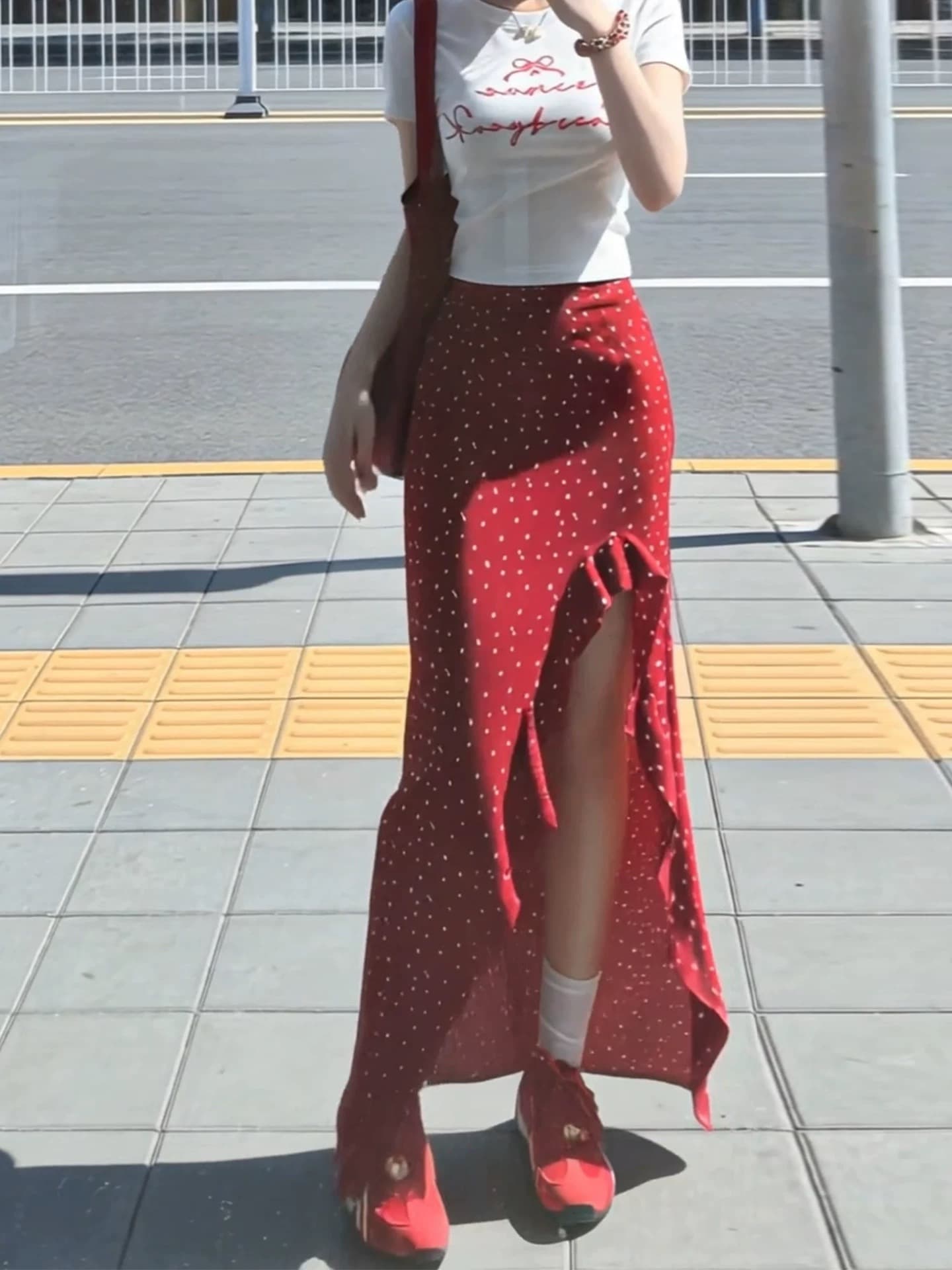 꽃무늬 불규칙 트임 반신 스커트 여성 이미지 5