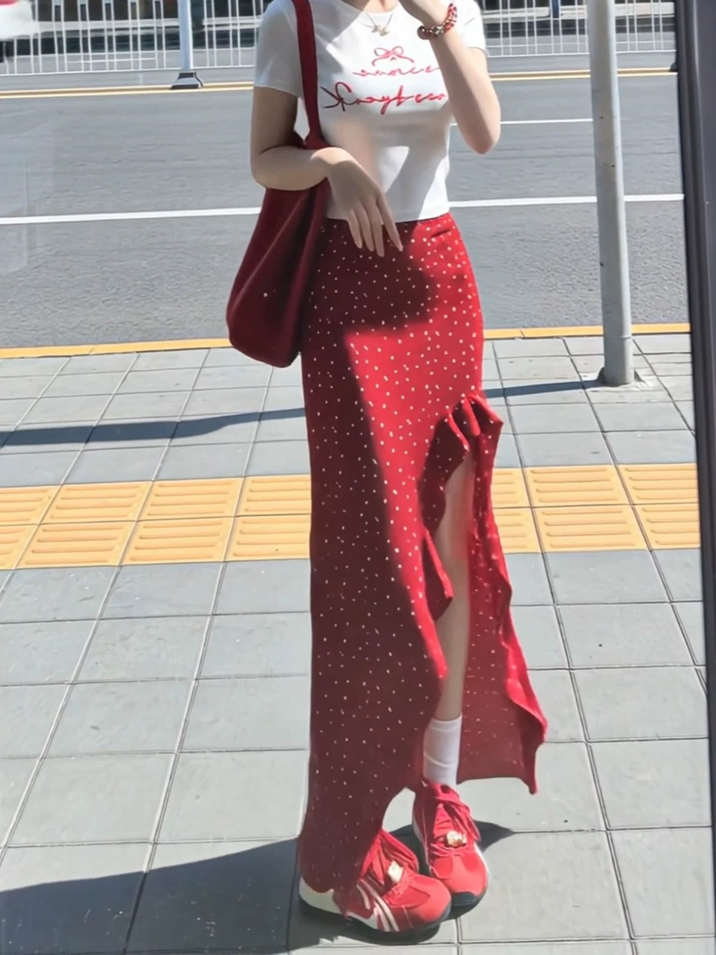 꽃무늬 불규칙 트임 반신 스커트 여성 상세 이미지 2