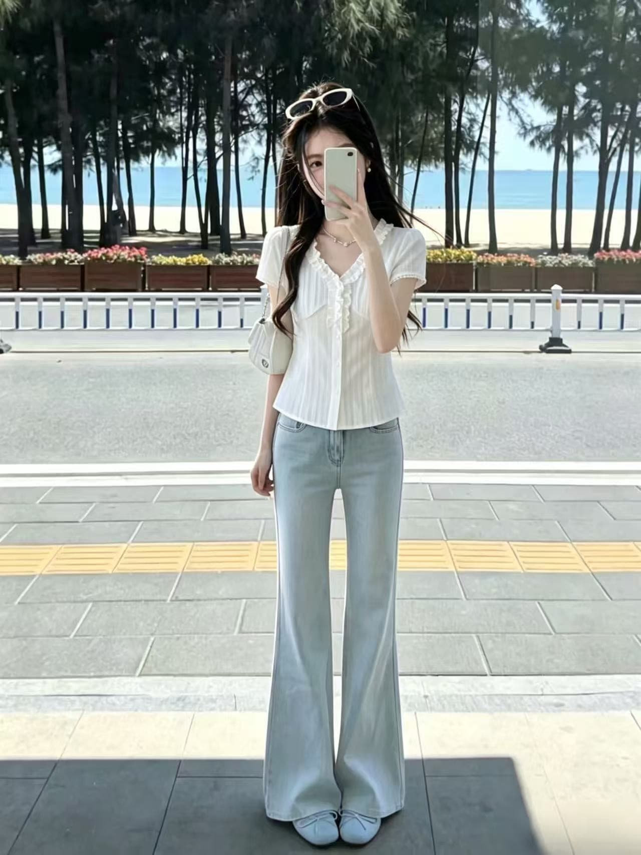 프릴 V 넥 셔츠 맨위 여성 상세 이미지 4