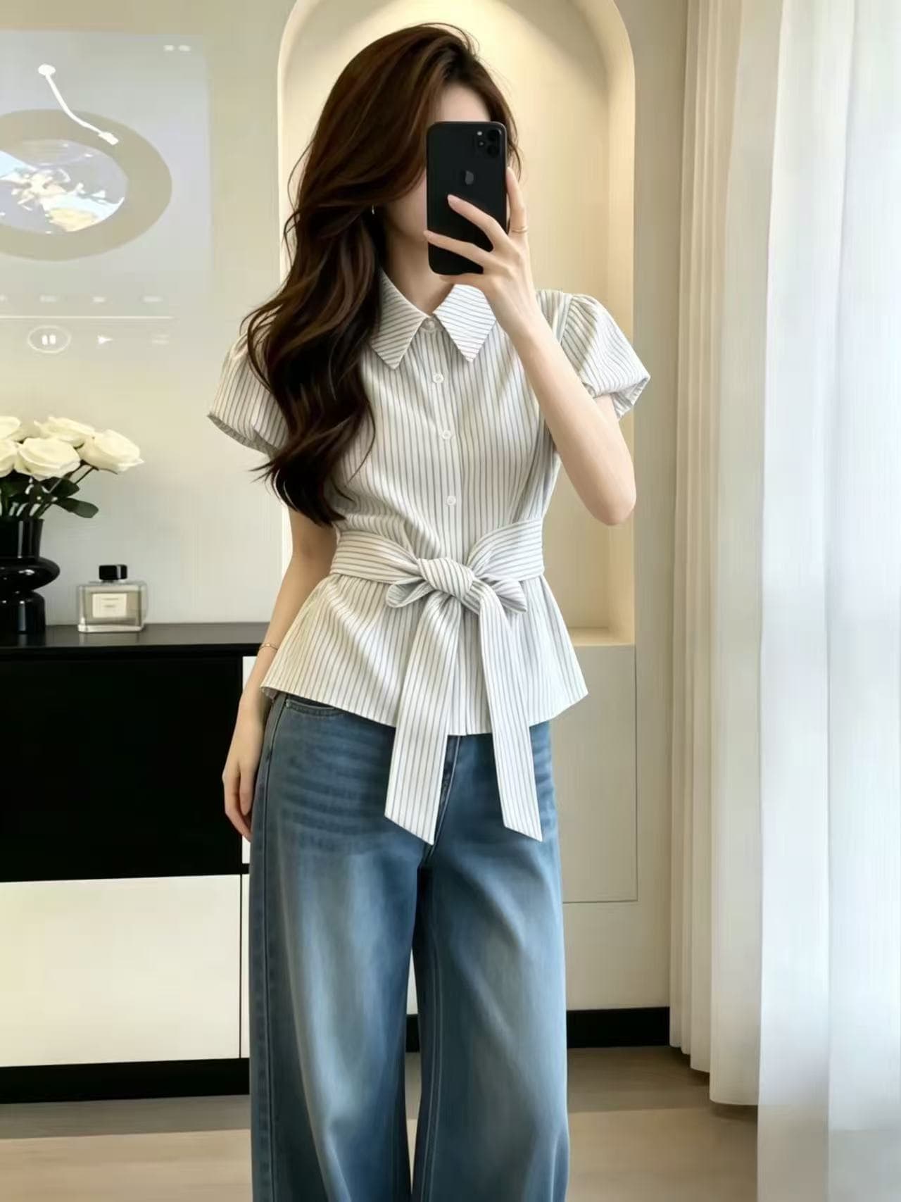 스트라이프 허리 수축 레이스업 거품 소매 셔츠 맨위 여성 이미지 2
