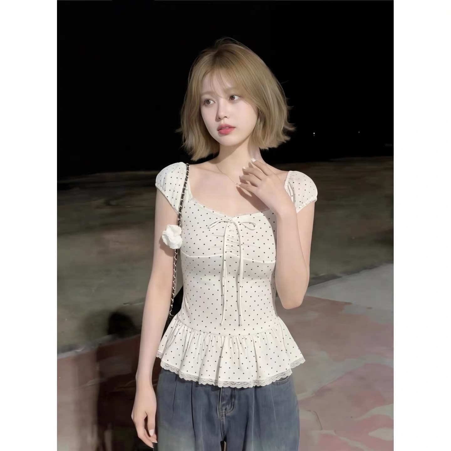 도트 무늬 나비 넥타이 맨위 여성 상세 이미지 9