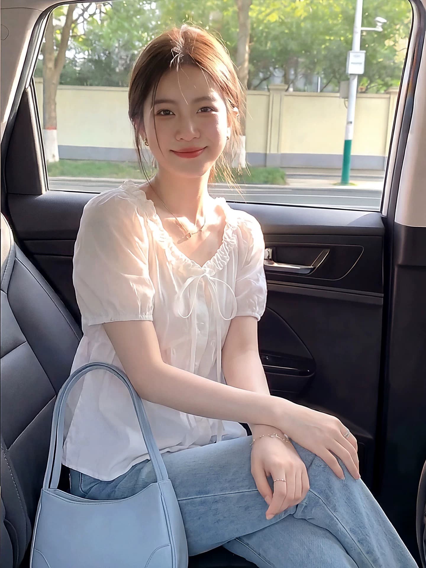 레이스업 나비 매듭 셔츠 맨위 여성 상세 이미지 4