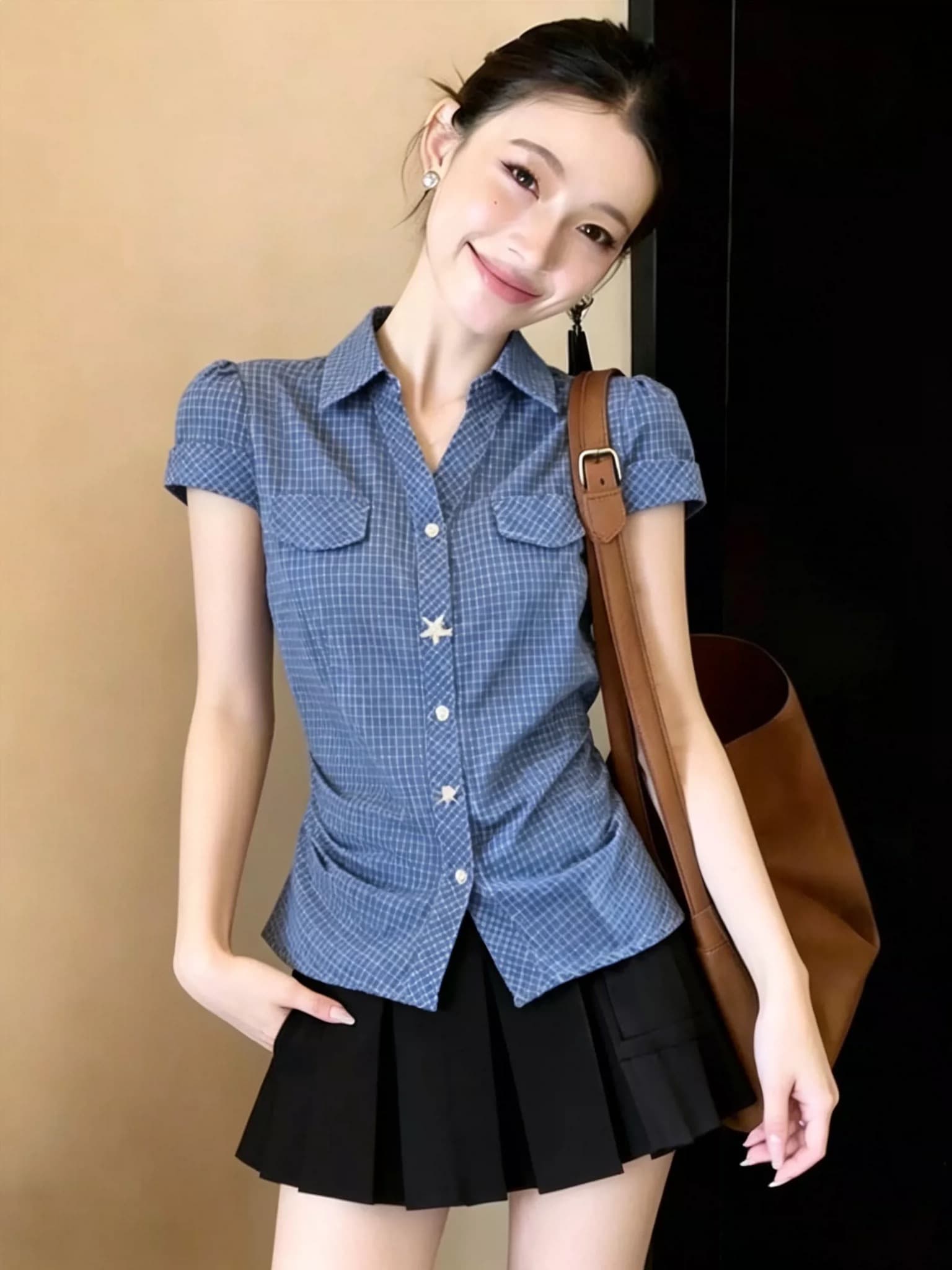 파란색 체크무늬 셔츠 맨위 여성 상세 이미지 9