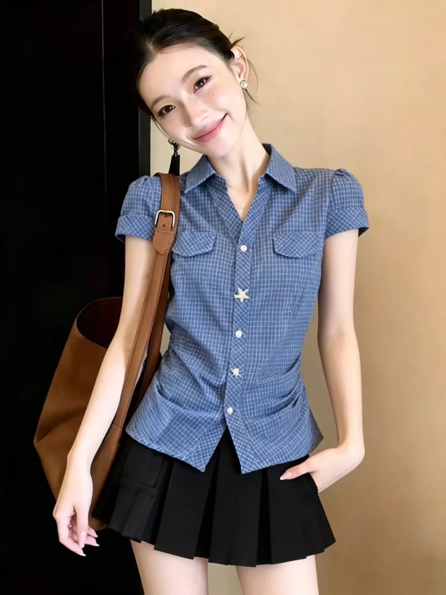 파란색 체크무늬 셔츠 맨위 여성 상세 이미지 10