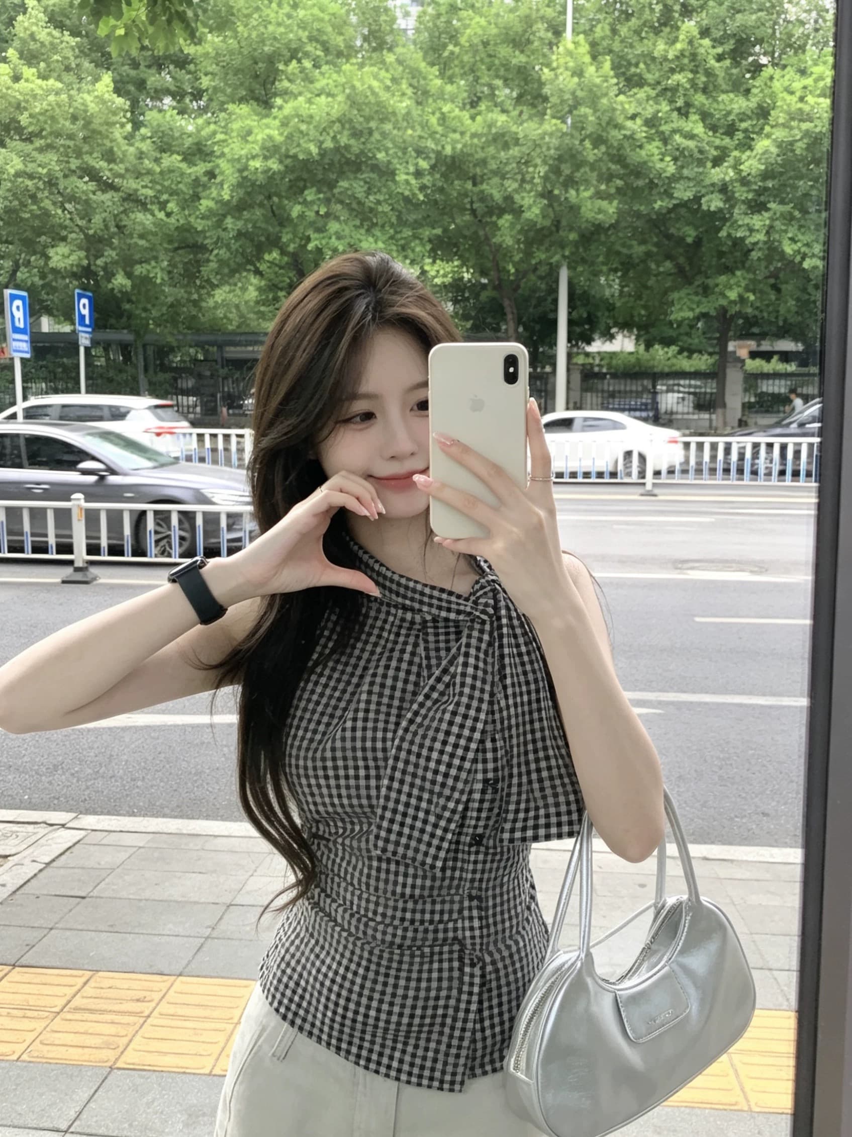 체크무늬 나비 넥타이 주름 셔츠 맨위 여성 상세 이미지 5