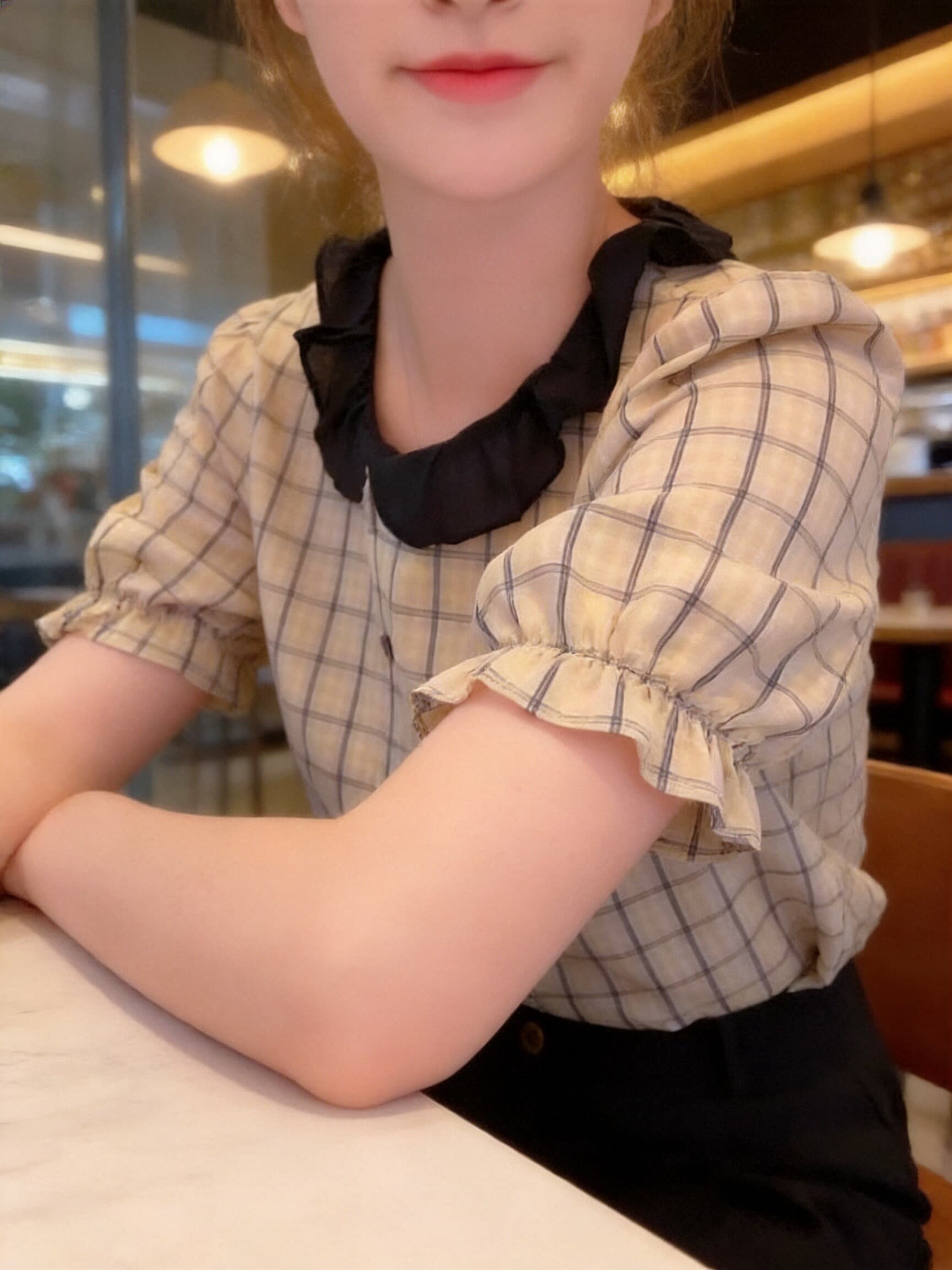 베이비 칼라 반팔 격자 무늬 셔츠 맨위 여성 상세 이미지 9