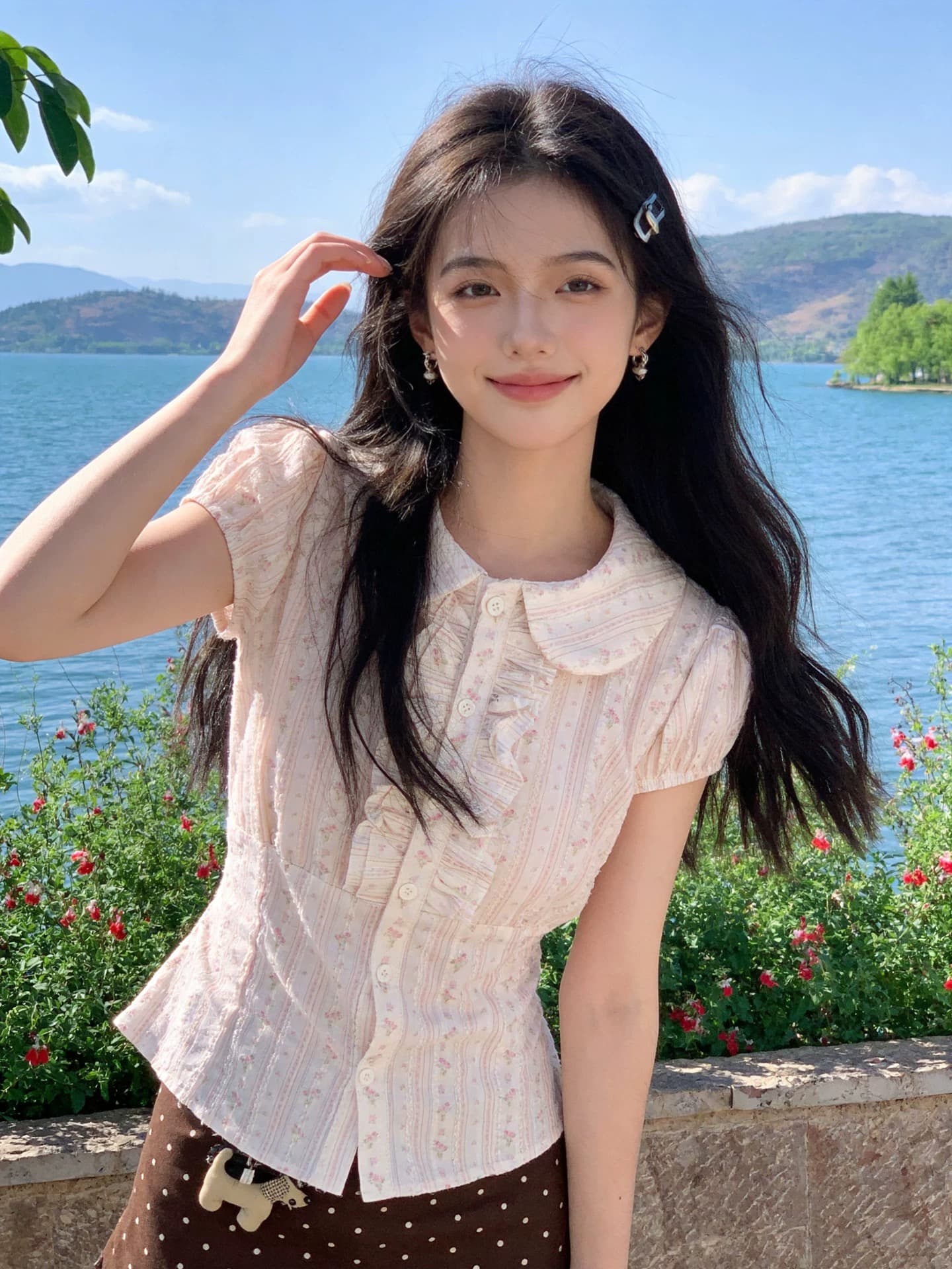 프릴 꽃무늬 셔츠 맨위 여성 이미지 2