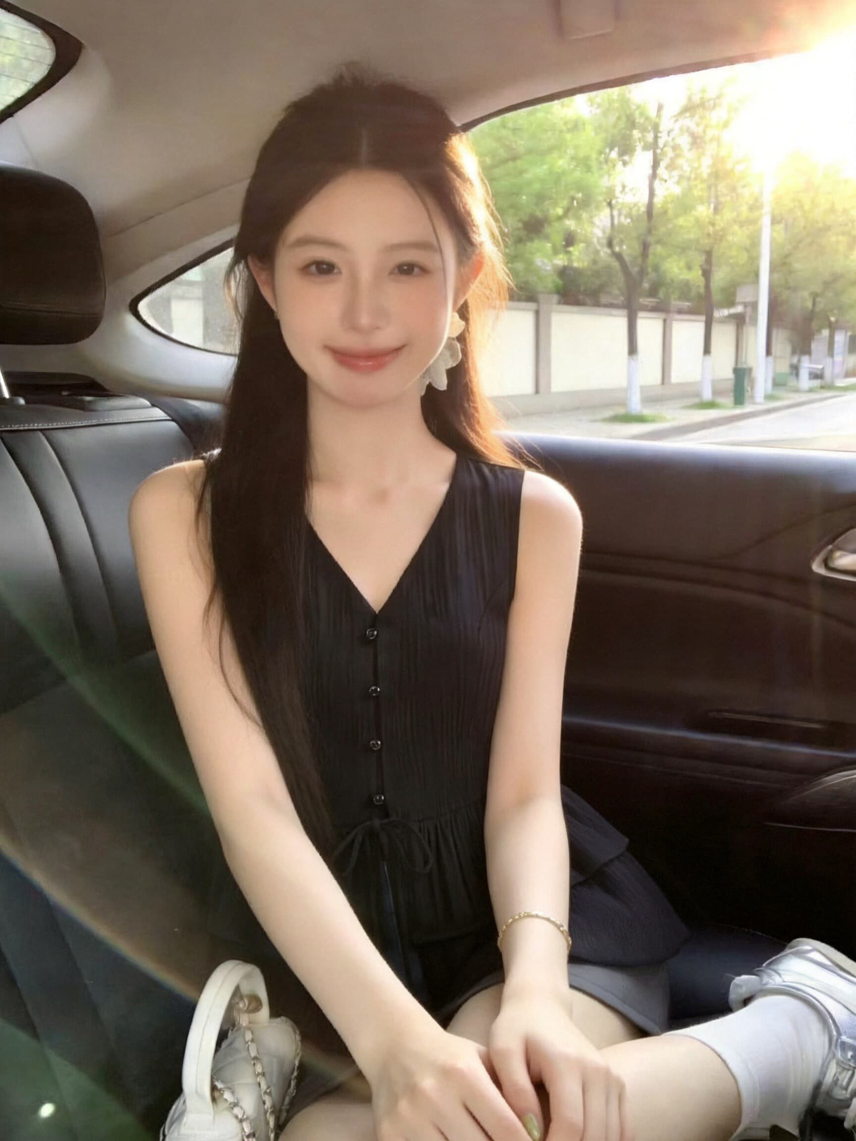 V넥 민소매 실 빈 자카드 셔츠 맨위 여성 상세 이미지 4
