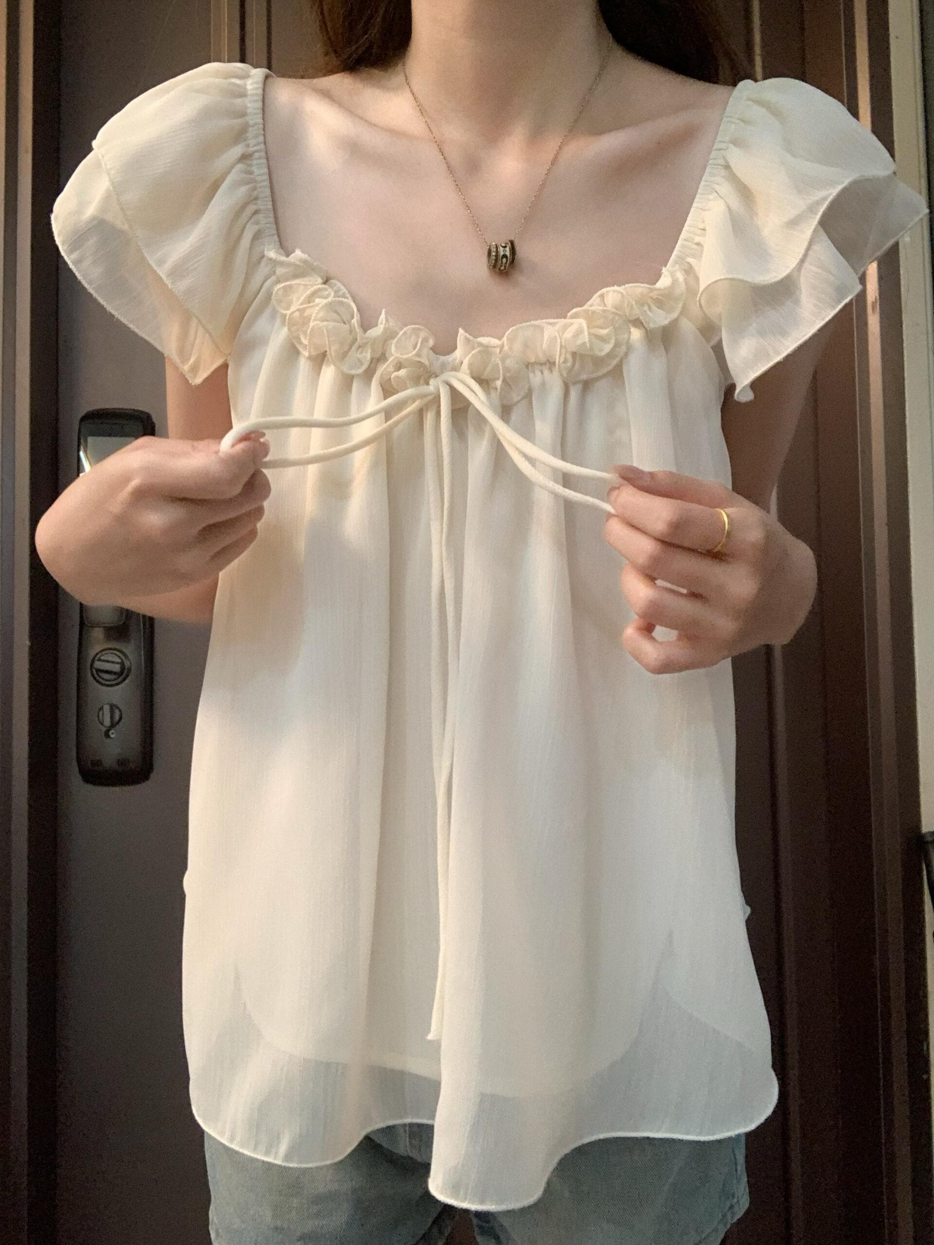 레이스 레이스업 보트넥 오프숄더 셔츠 이미지 2