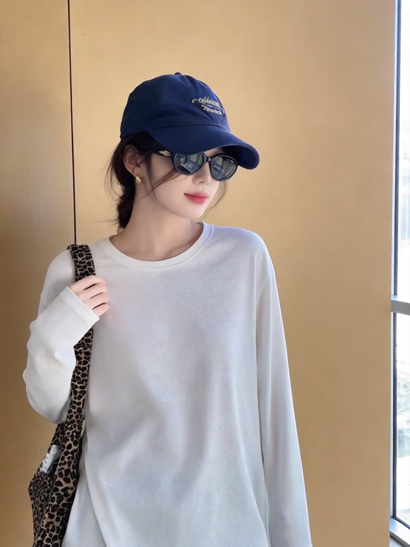 가을 기초 라운드 넥 풀오버 기본 셔츠 상세 이미지 3