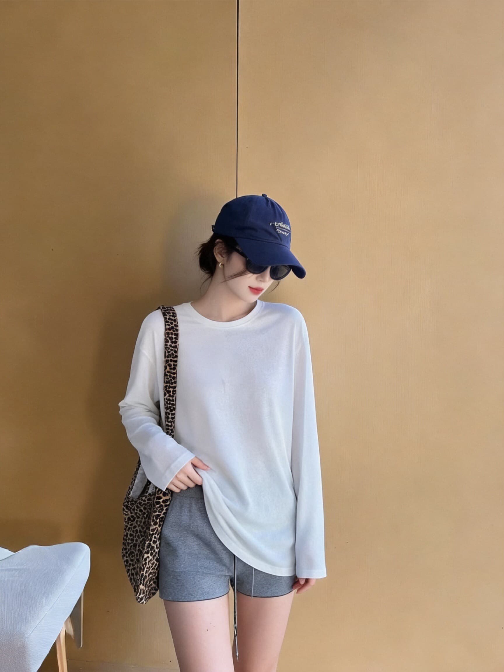 가을 기초 라운드 넥 풀오버 기본 셔츠 상세 이미지 9