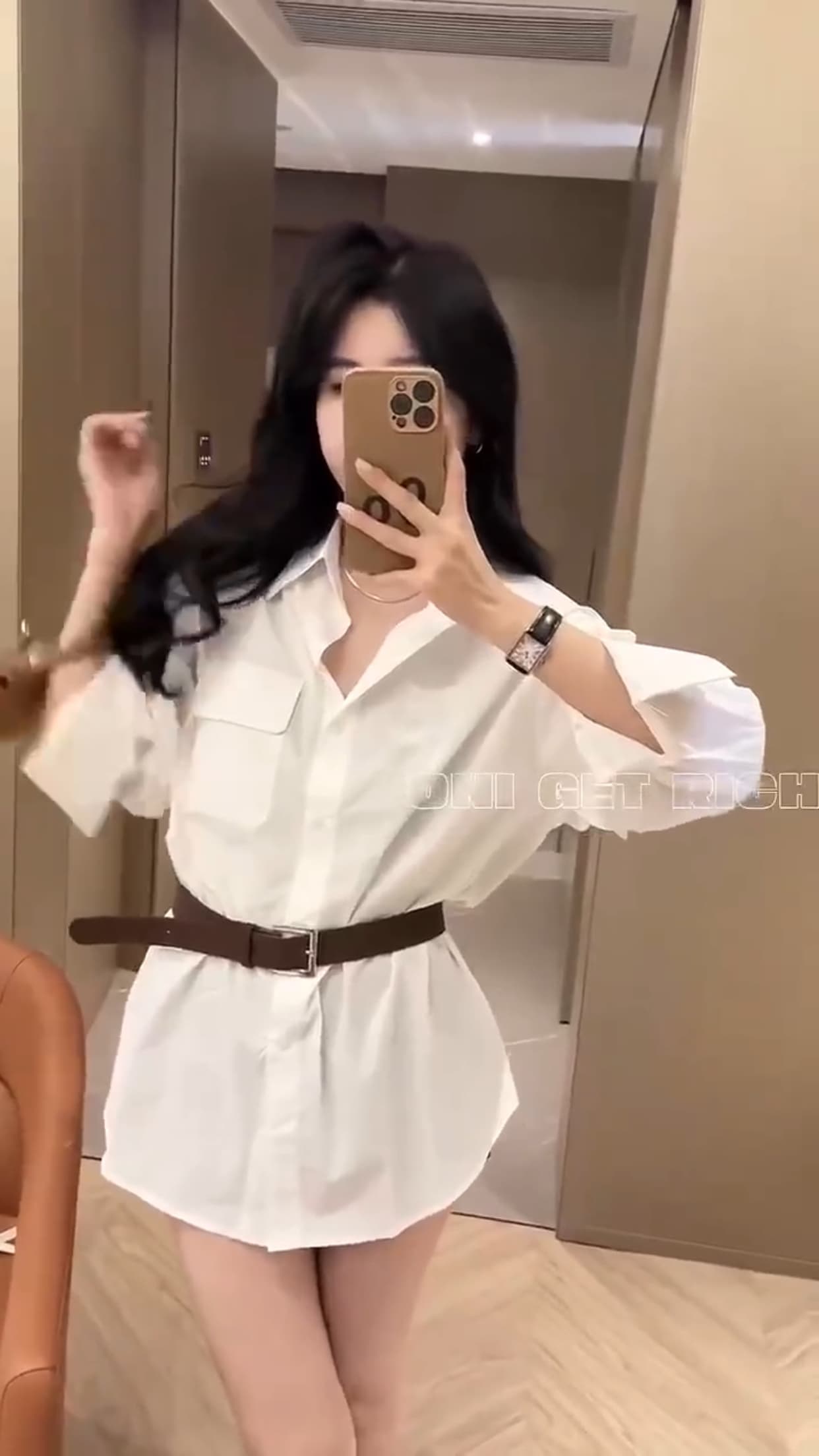 가을 허리 수축 중간 길이 화이트 셔츠 이미지 5