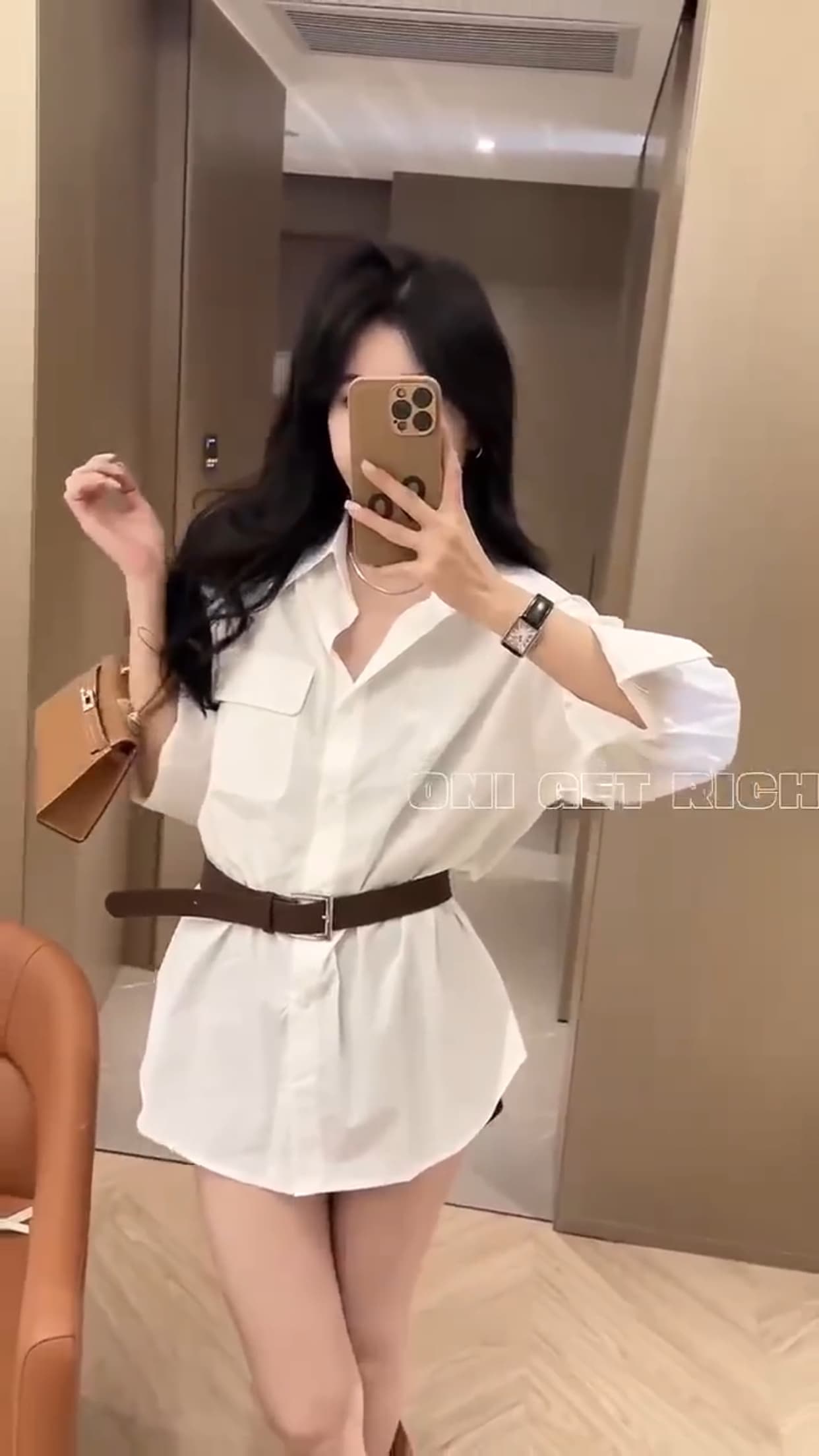 가을 허리 수축 중간 길이 화이트 셔츠 상세 이미지 3