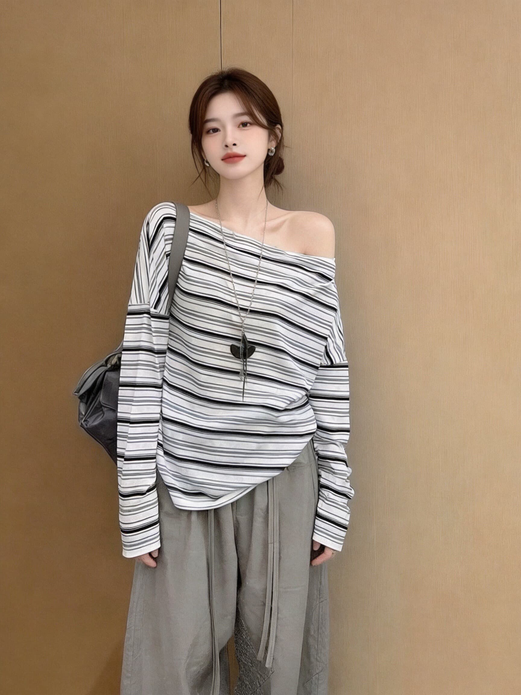 가을 비스듬한 어깨 스트라이프 긴팔 티셔츠 맨위 상세 이미지 6