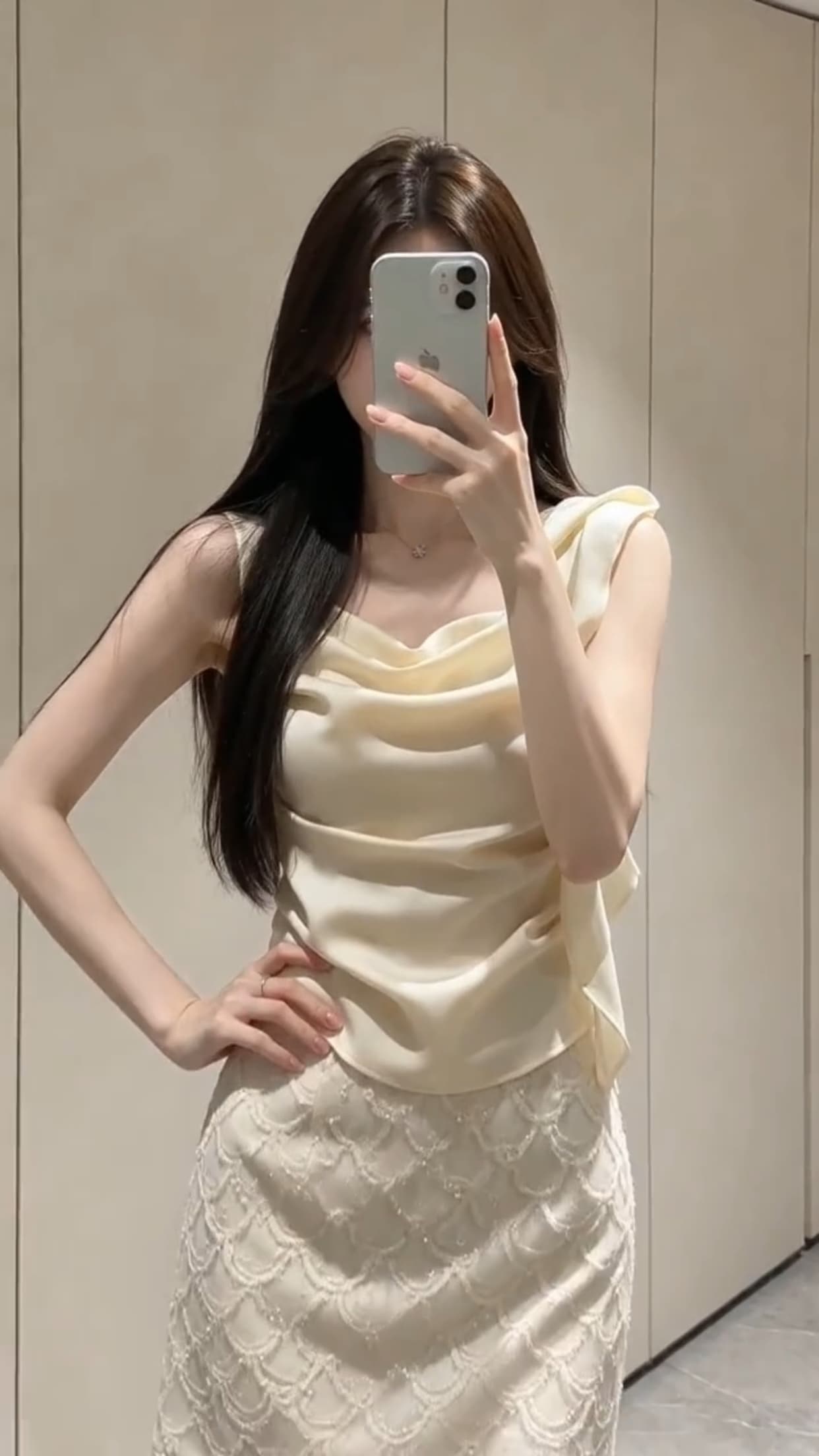흔들다 칼라 새틴 슬립 오프숄더 맨위 이미지 3
