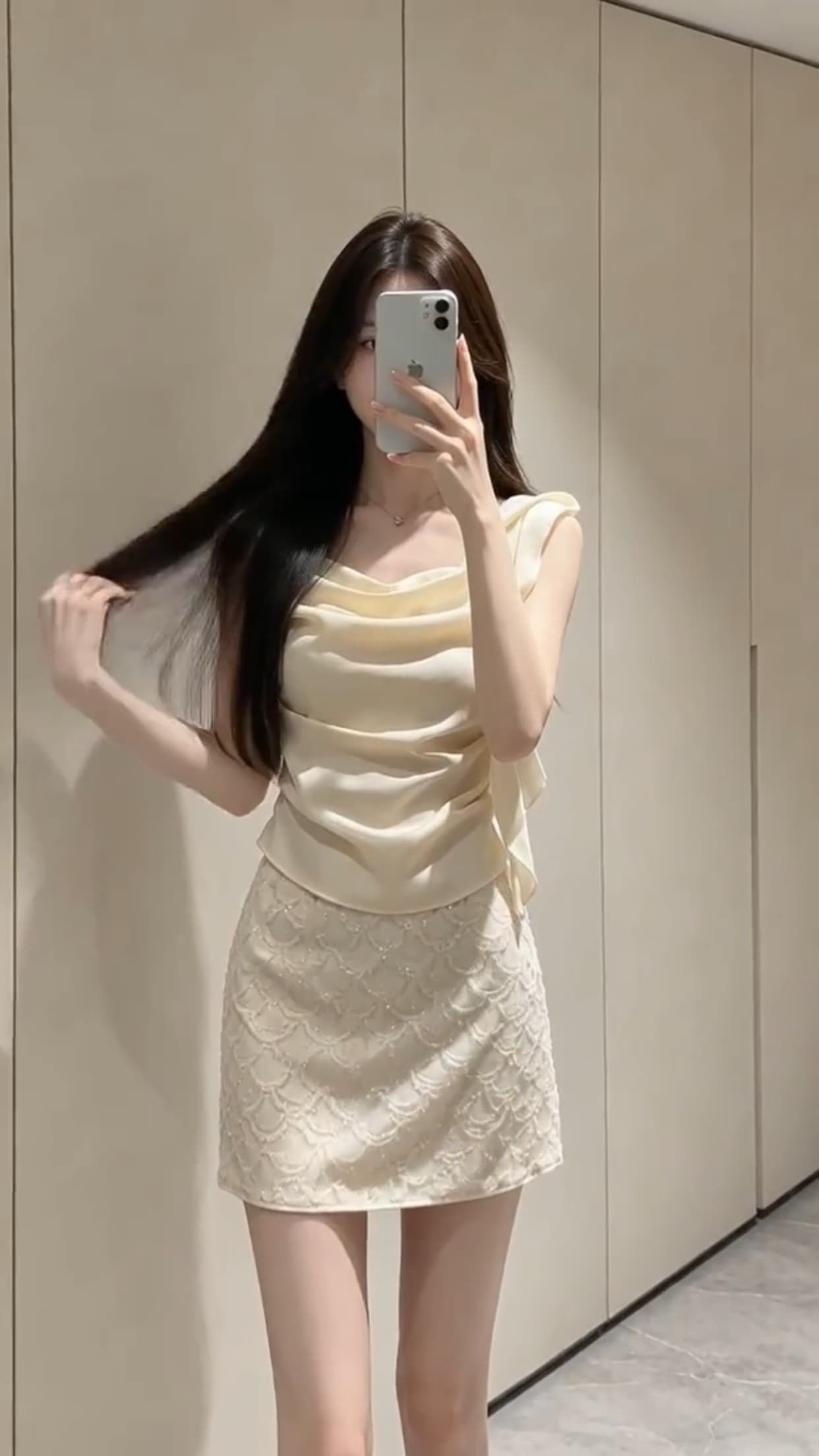 흔들다 칼라 새틴 슬립 오프숄더 맨위 상세 이미지 2