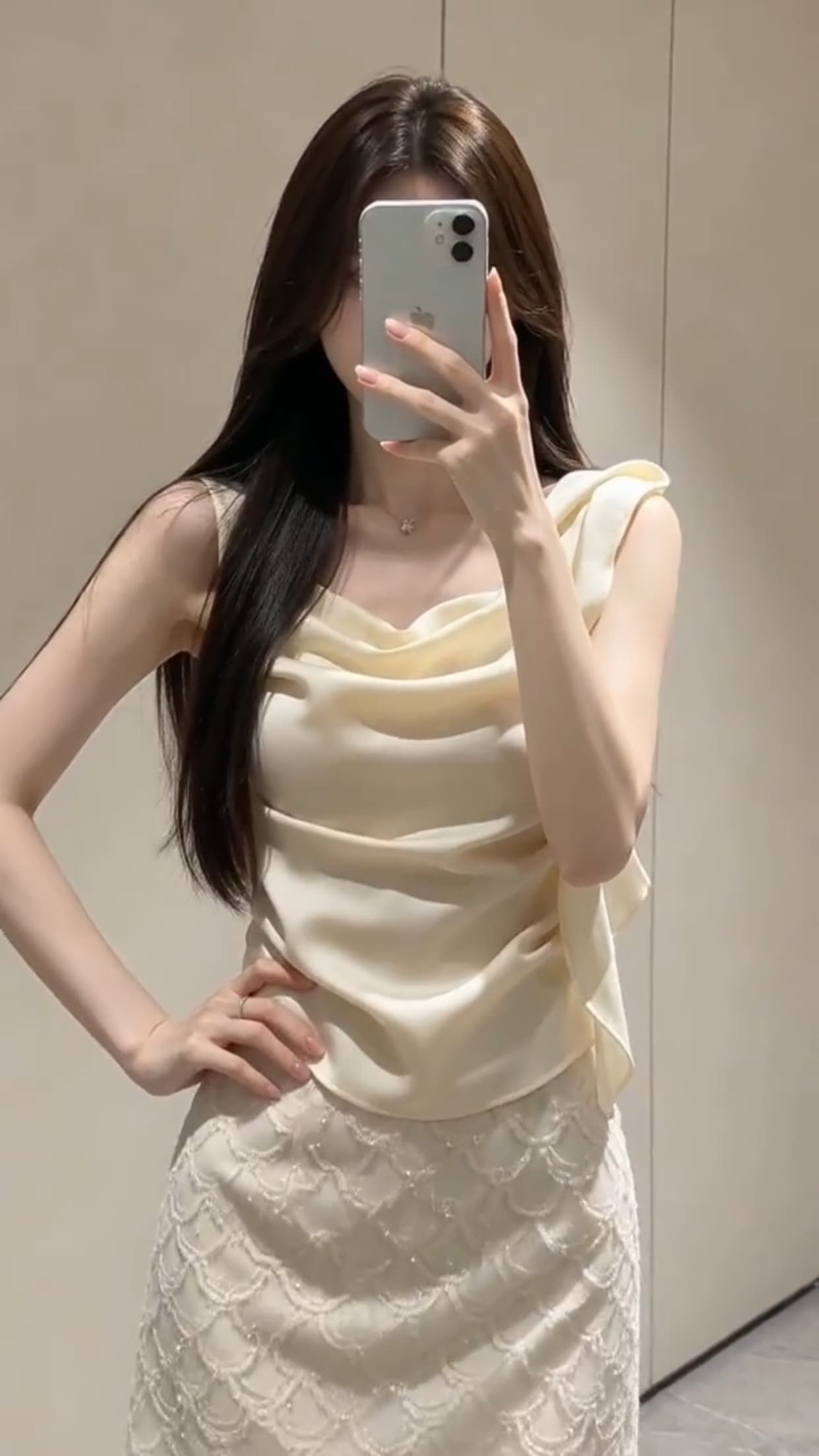 흔들다 칼라 새틴 슬립 오프숄더 맨위 상세 이미지 4