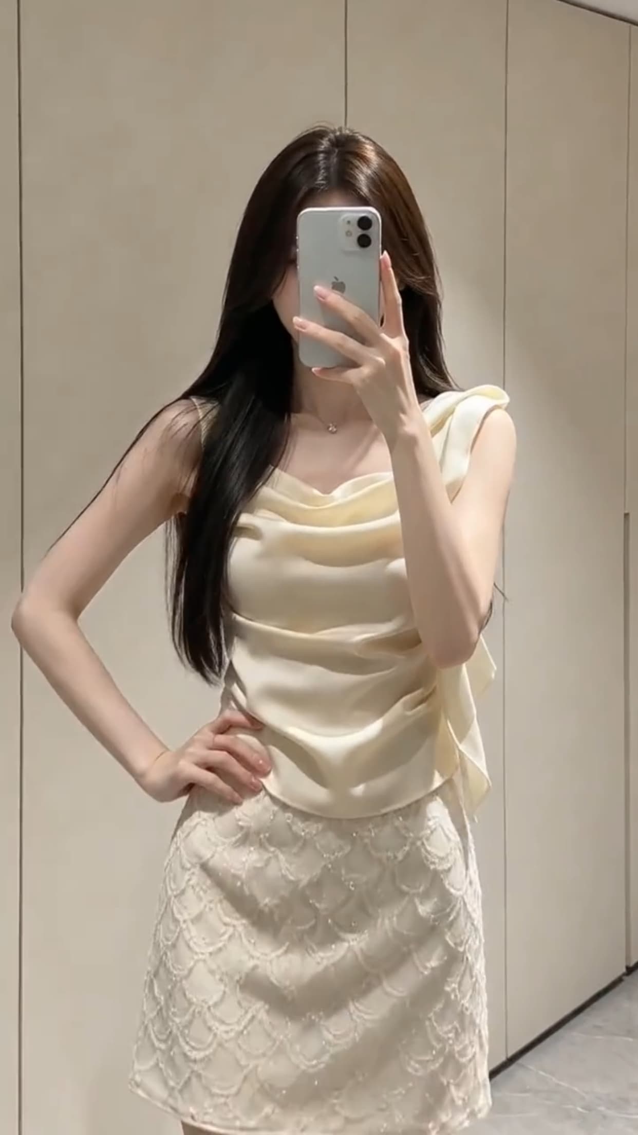 흔들다 칼라 새틴 슬립 오프숄더 맨위 상세 이미지 10