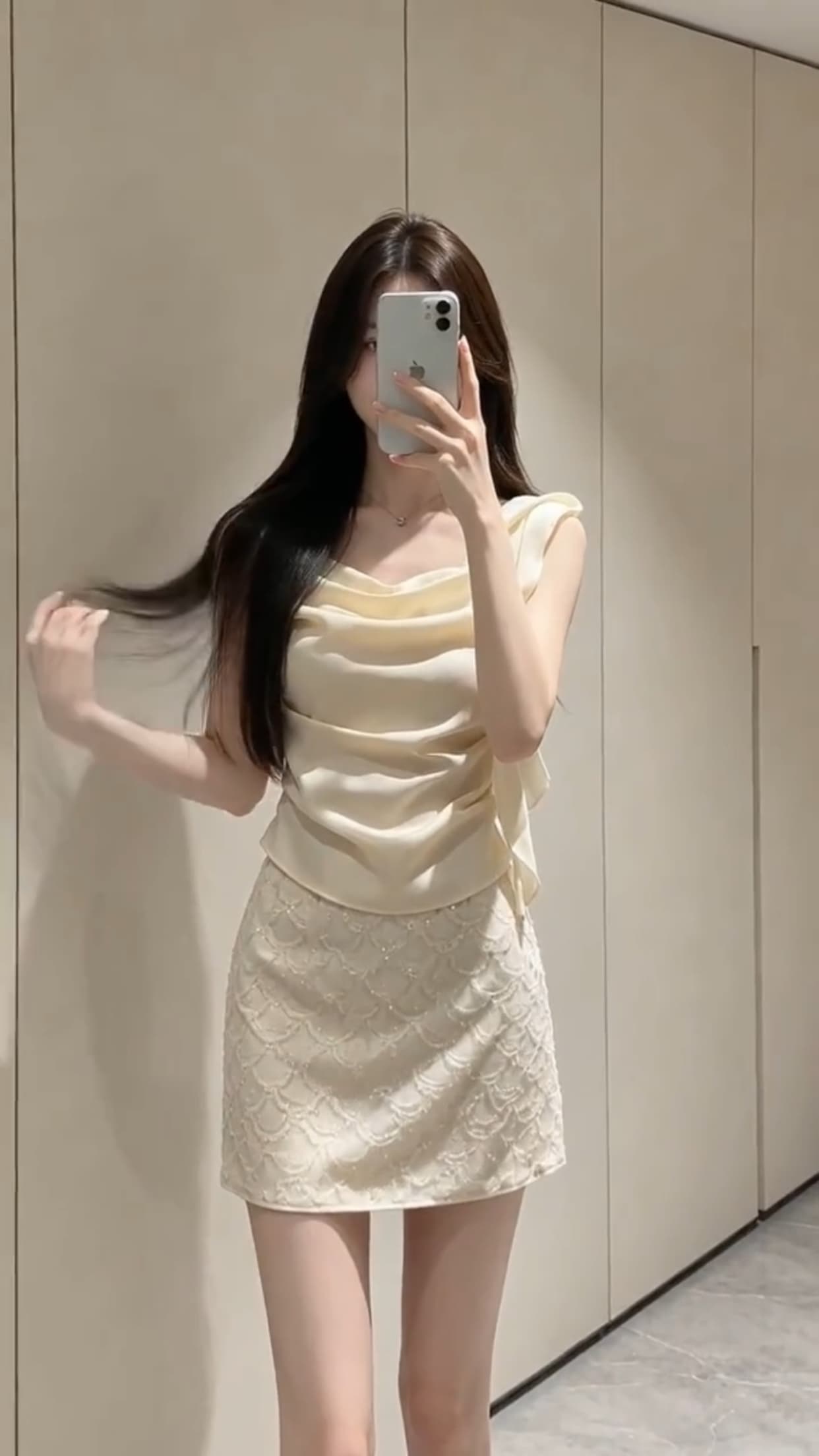 흔들다 칼라 새틴 슬립 오프숄더 맨위 상세 이미지 11