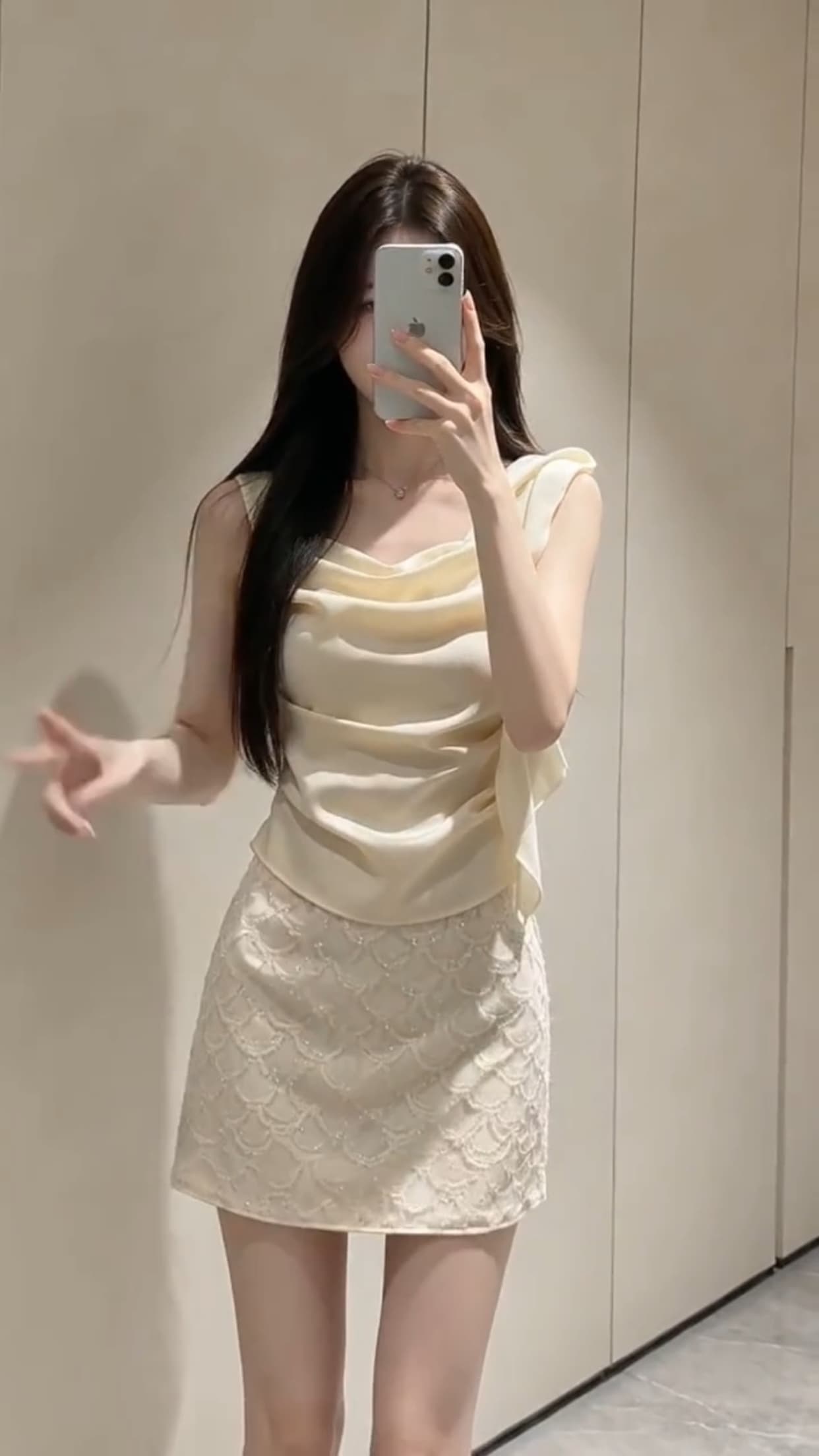 흔들다 칼라 새틴 슬립 오프숄더 맨위 상세 이미지 13