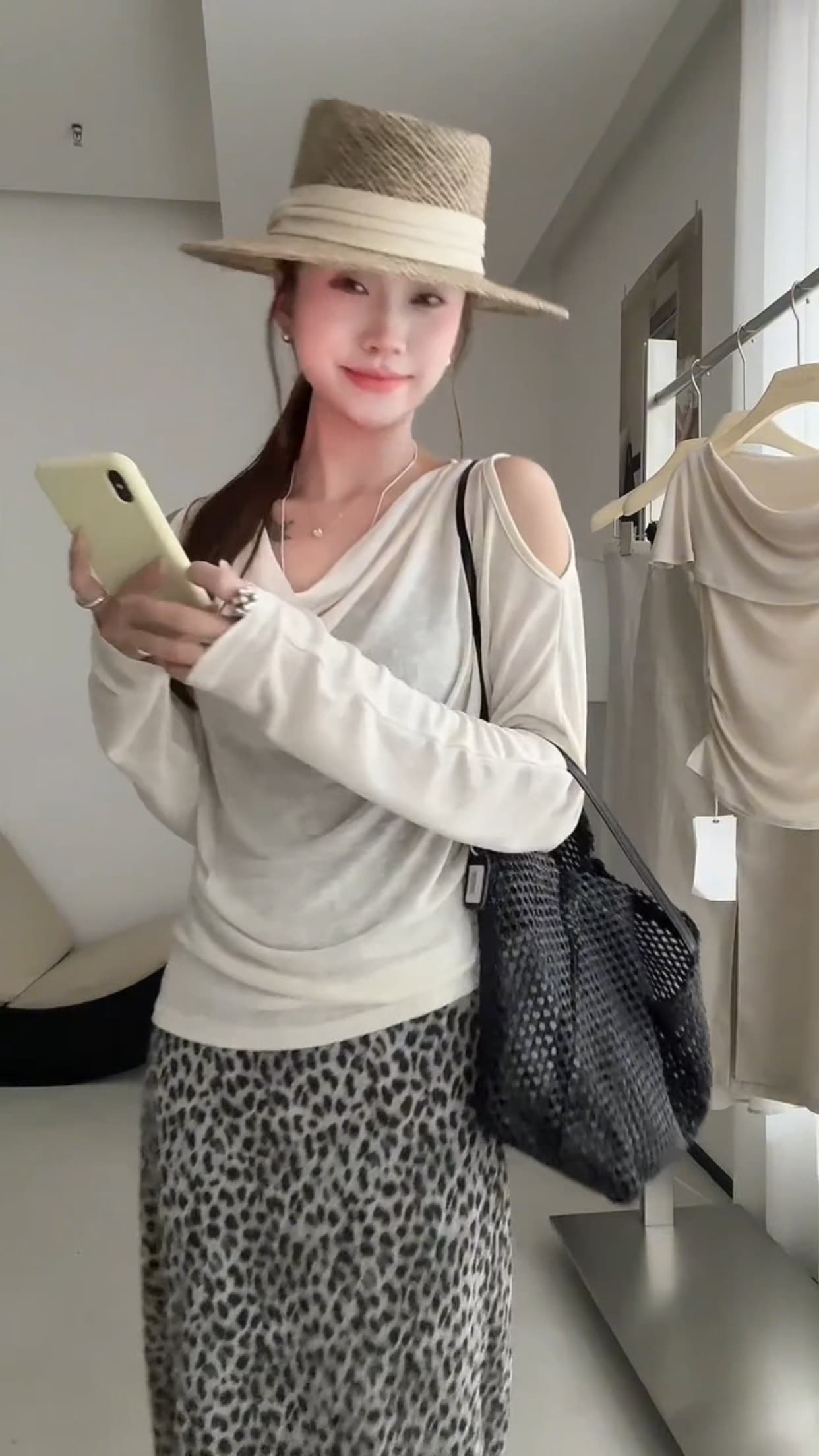 가을 흔들다 칼라 오프숄더 블라우스 상세 이미지 3
