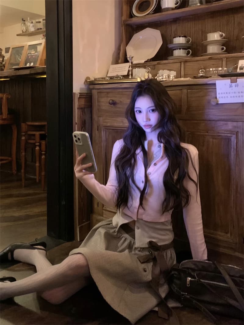 실사 정가 디자인 센스 아메리칸 패치워크 페이크 레이어드 니트 맨위 체크무늬 레이스업 반신 치마 세트