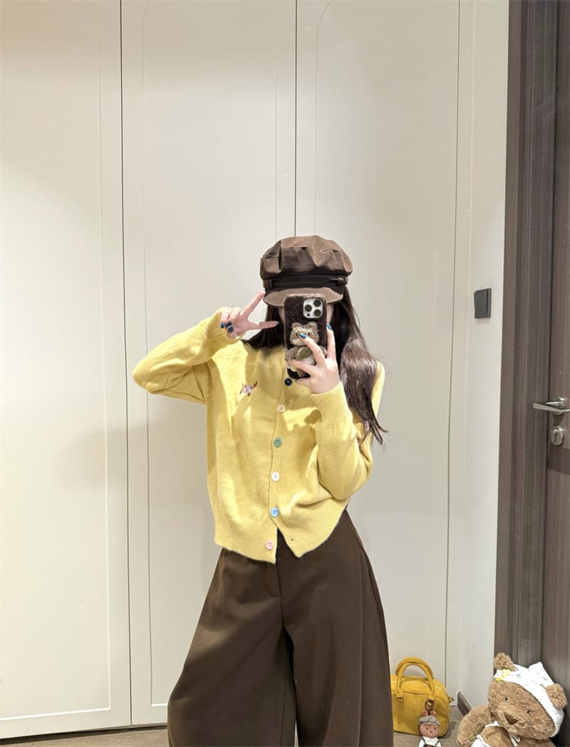 실사 정가 디자인 센스 한 부서 무지개 싱글 줄 버튼 라운드 넥 다용도 외국 가스 슬림해 보이는 니트 맨위 이미지 2