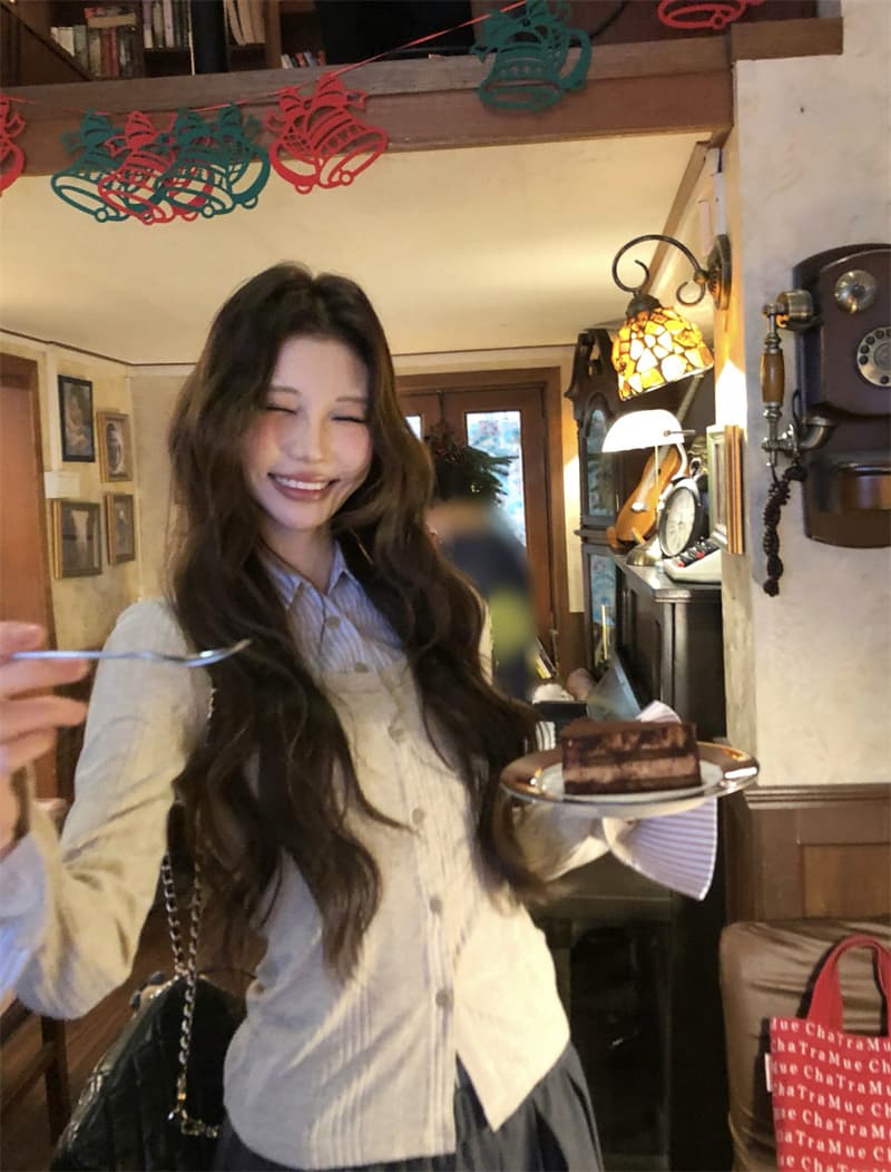 실사 정가 디자인 센스 페이크 레이어드 스트라이프 셔츠 맨위 하이웨이스트 슬림해 보이는 플리츠 한 마디 반신 치마 세트 상세 이미지 5